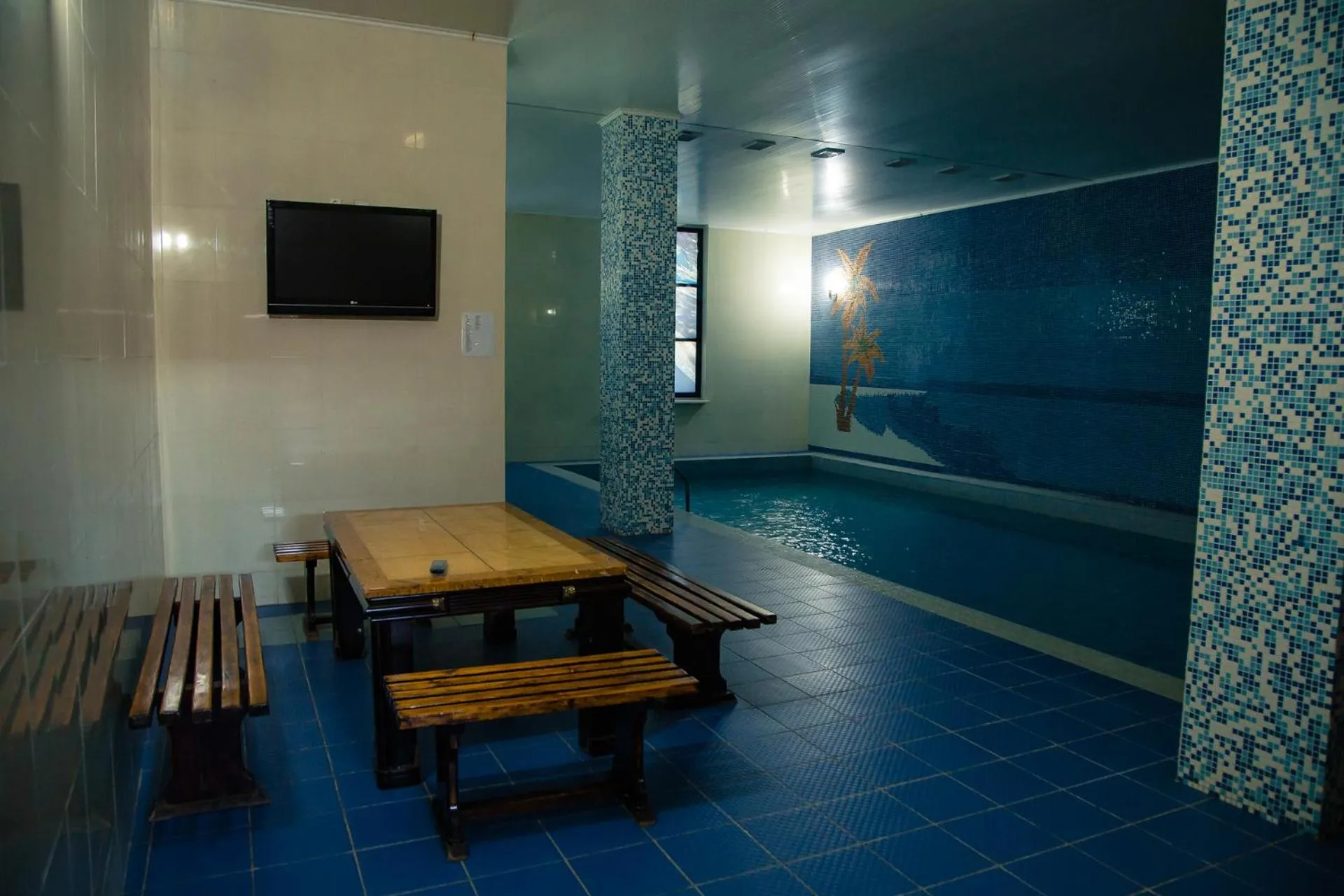 Swimming pool in Silk Way Hotel