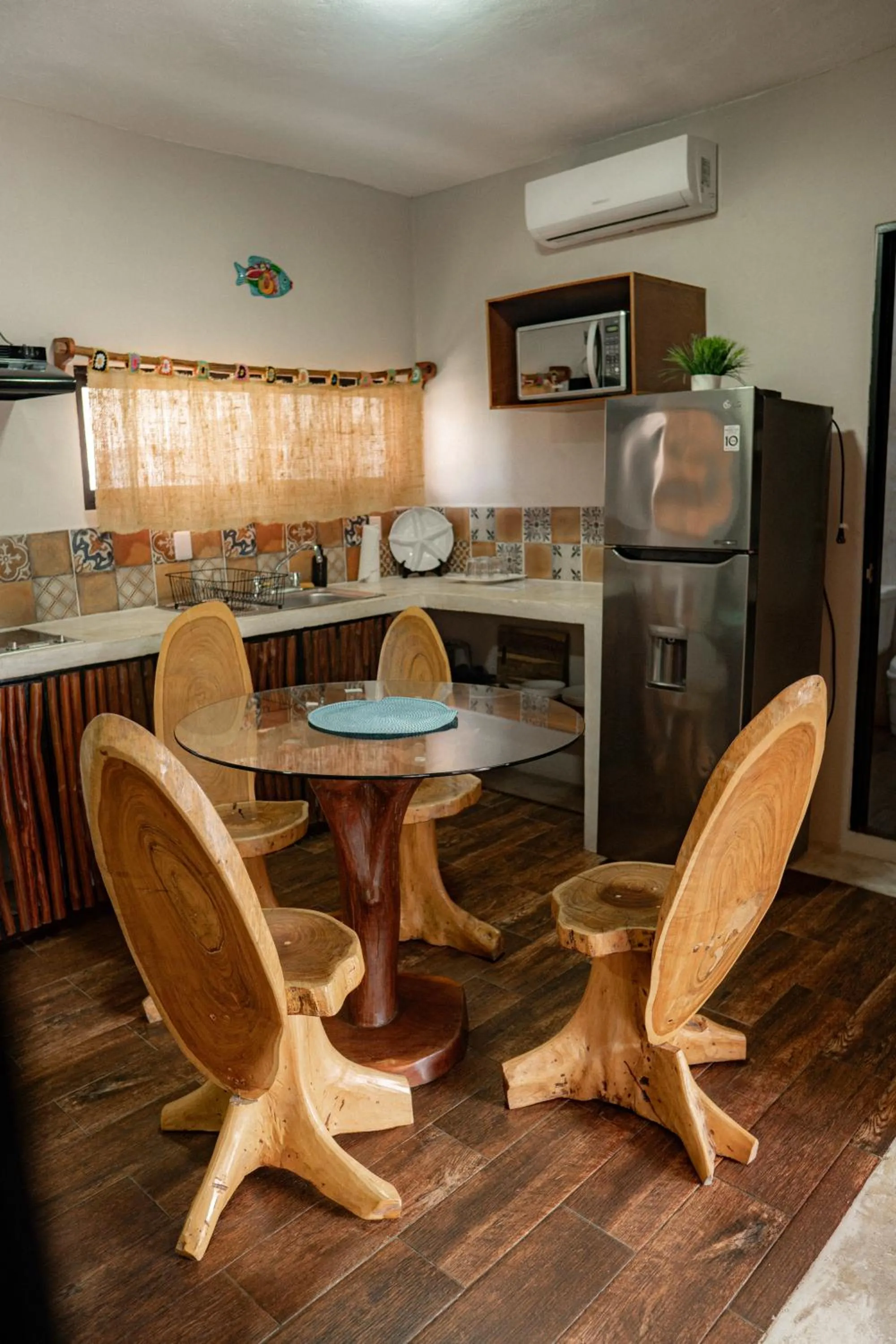 Kitchen or kitchenette in Bahia Tolok
