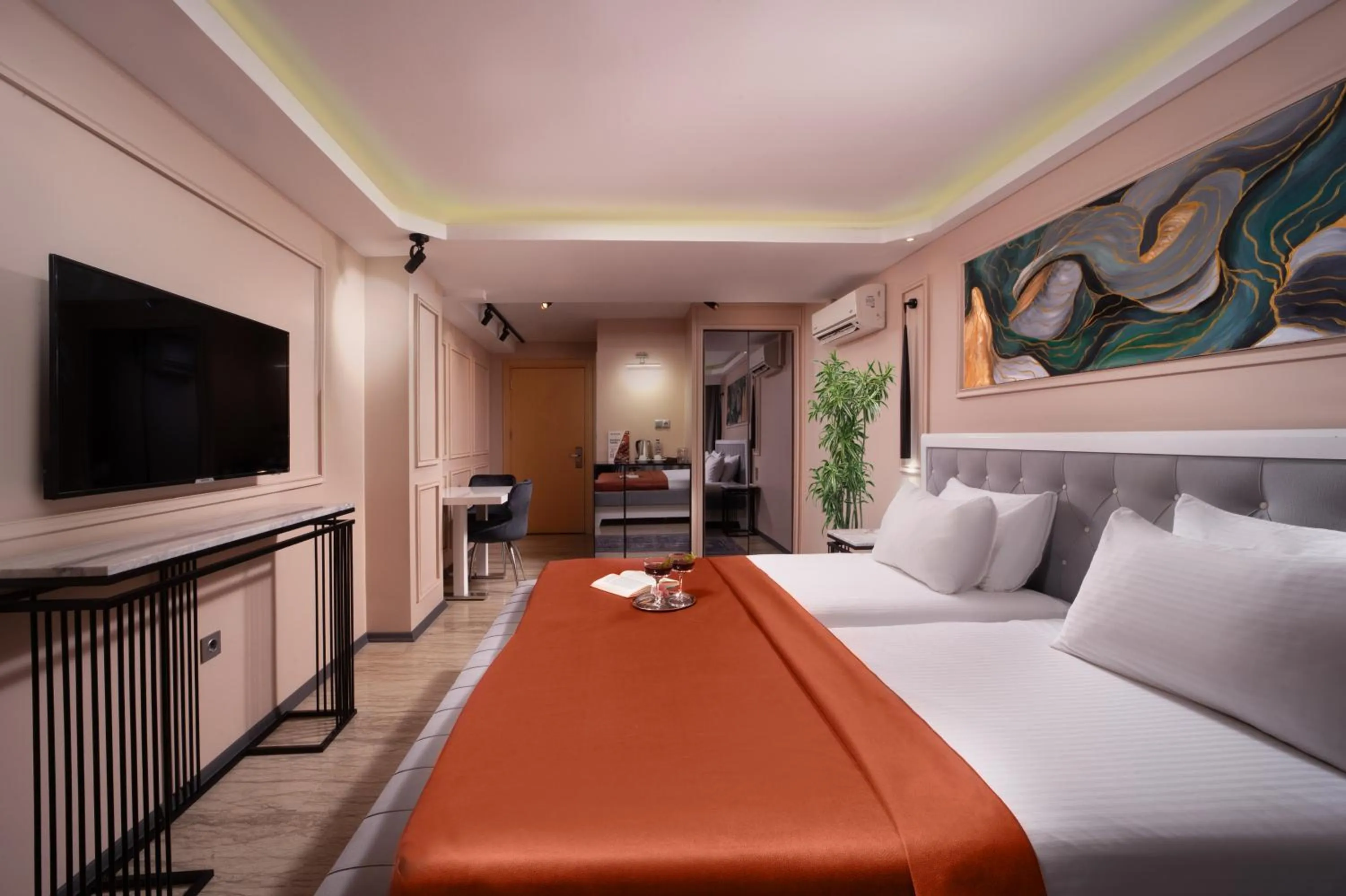 TV and multimedia, Bed in Harbiye Residence