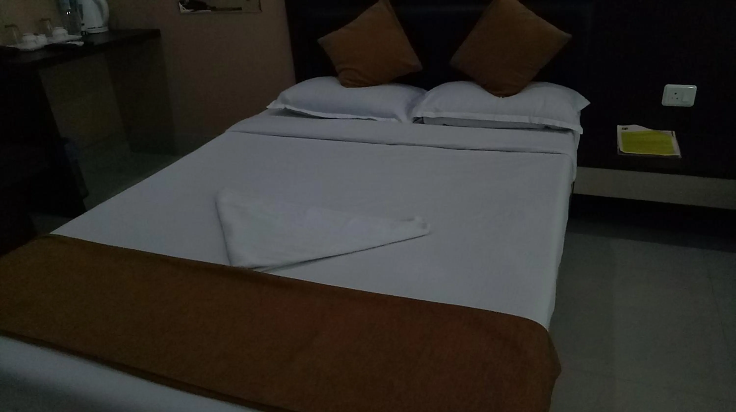 Bedroom, Bed in Hotel Grand Luit