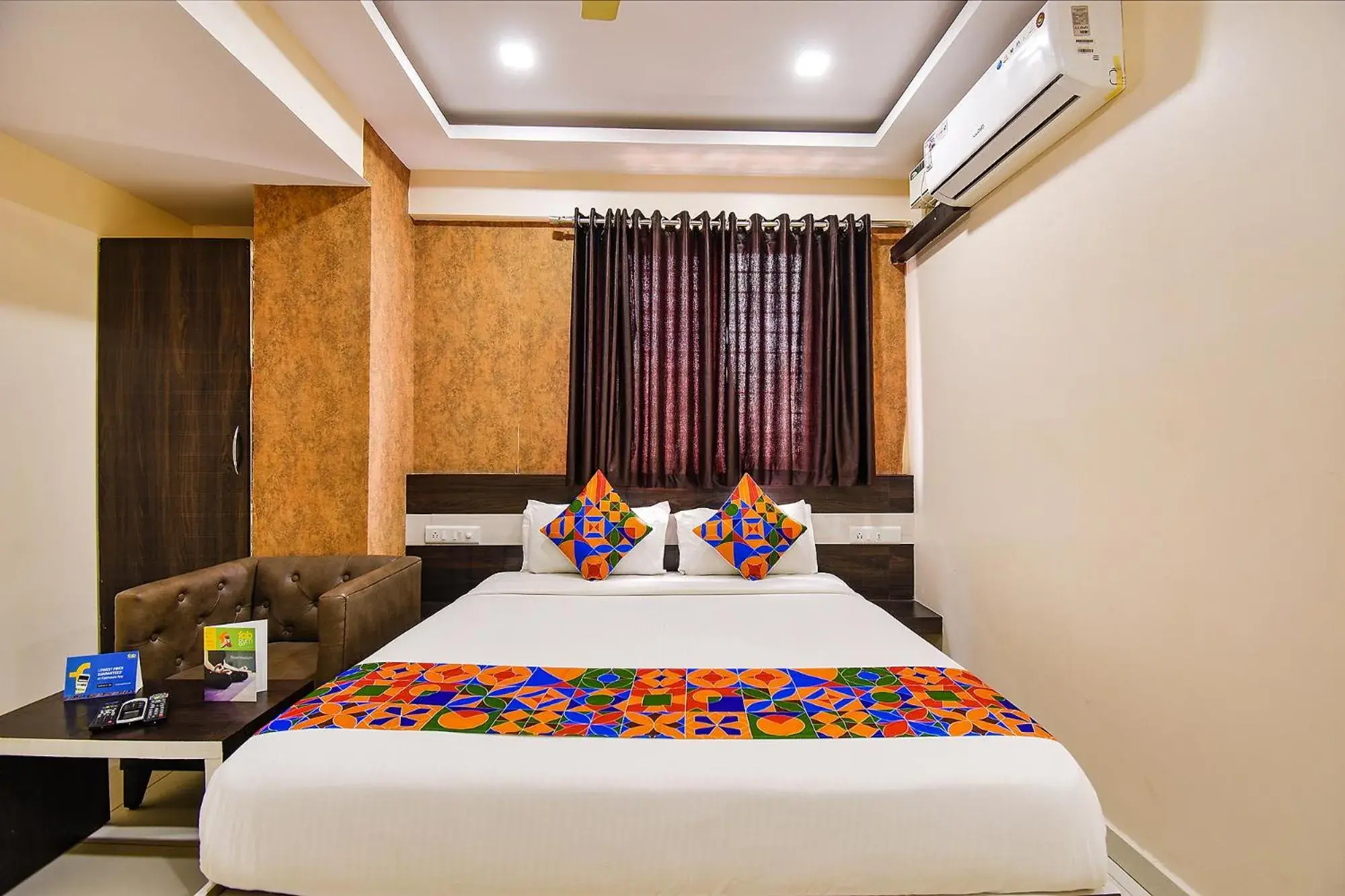 Bed in FabHotel Rotano Suites - Yelahanka Bed in FabHotel Rotano Suites - Yelahanka