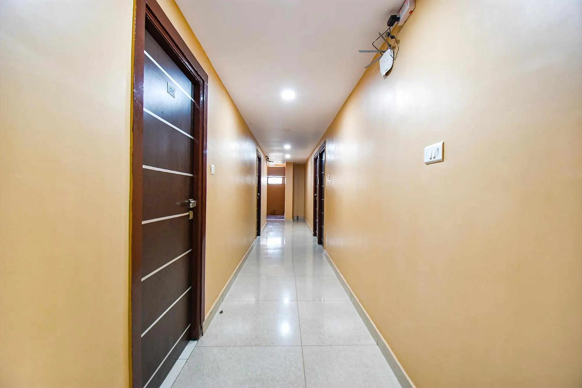 Lobby or reception in FabHotel Rotano Suites - Yelahanka