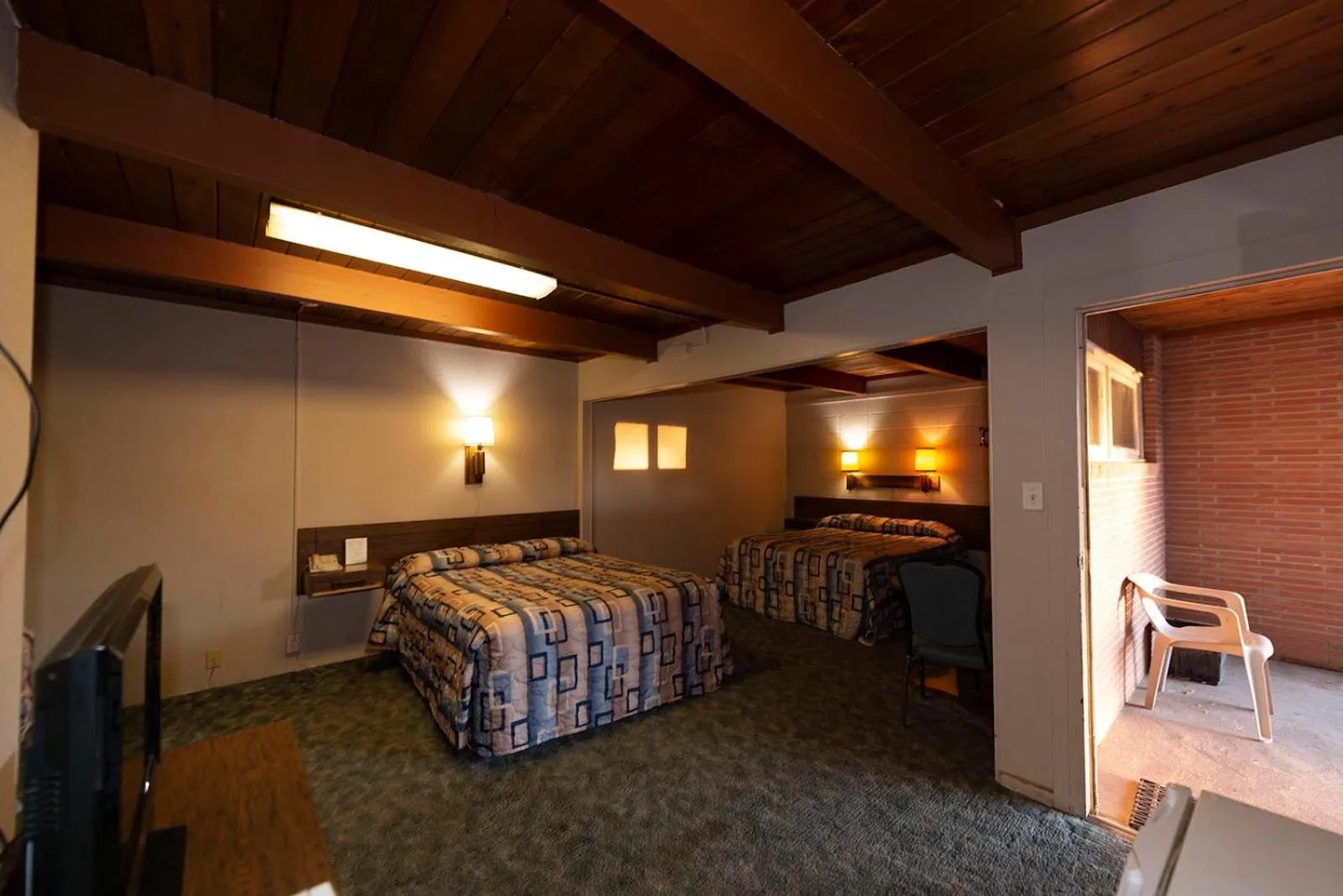 Bed in Cedar Inn