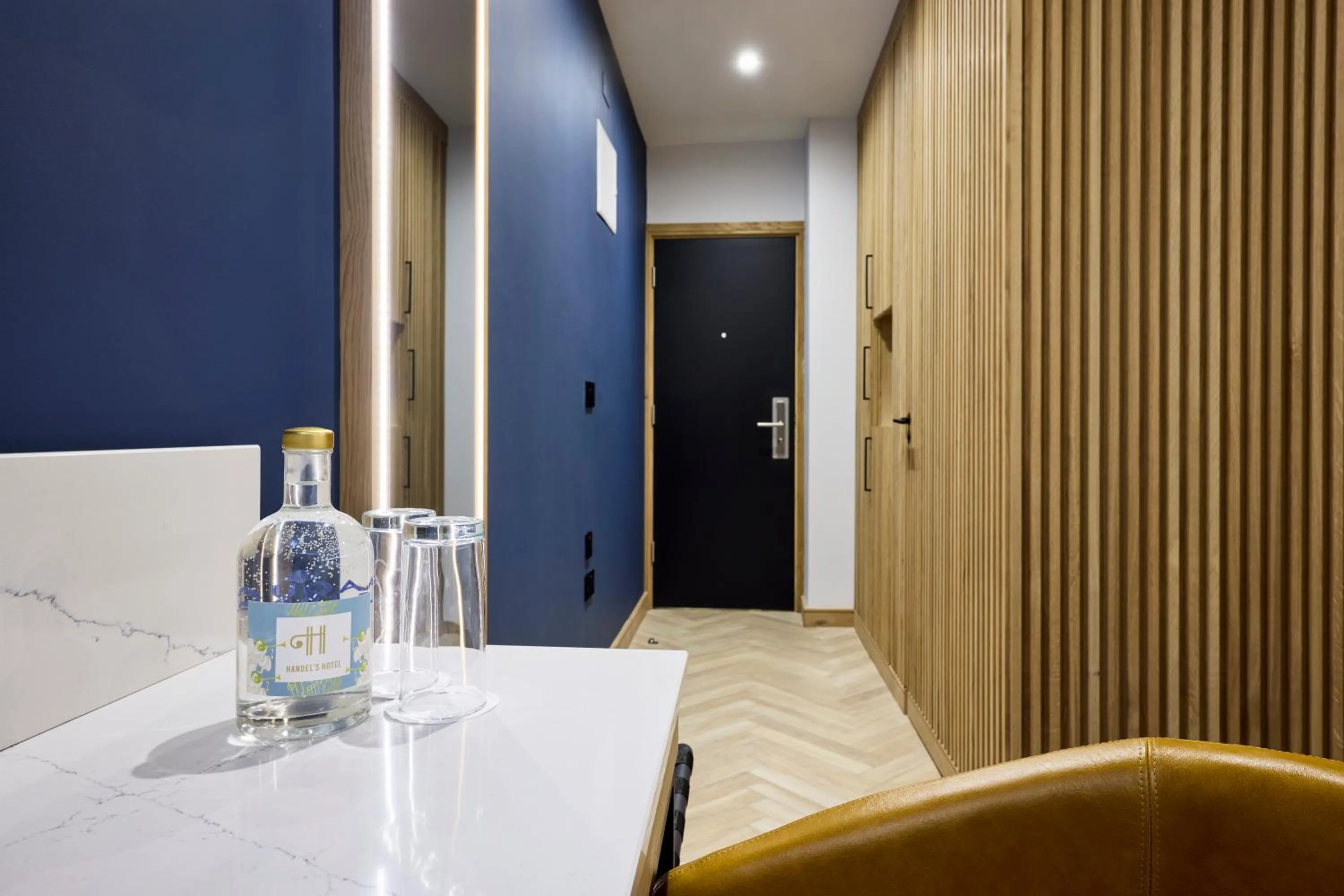 wardrobe in Handel's Hotel