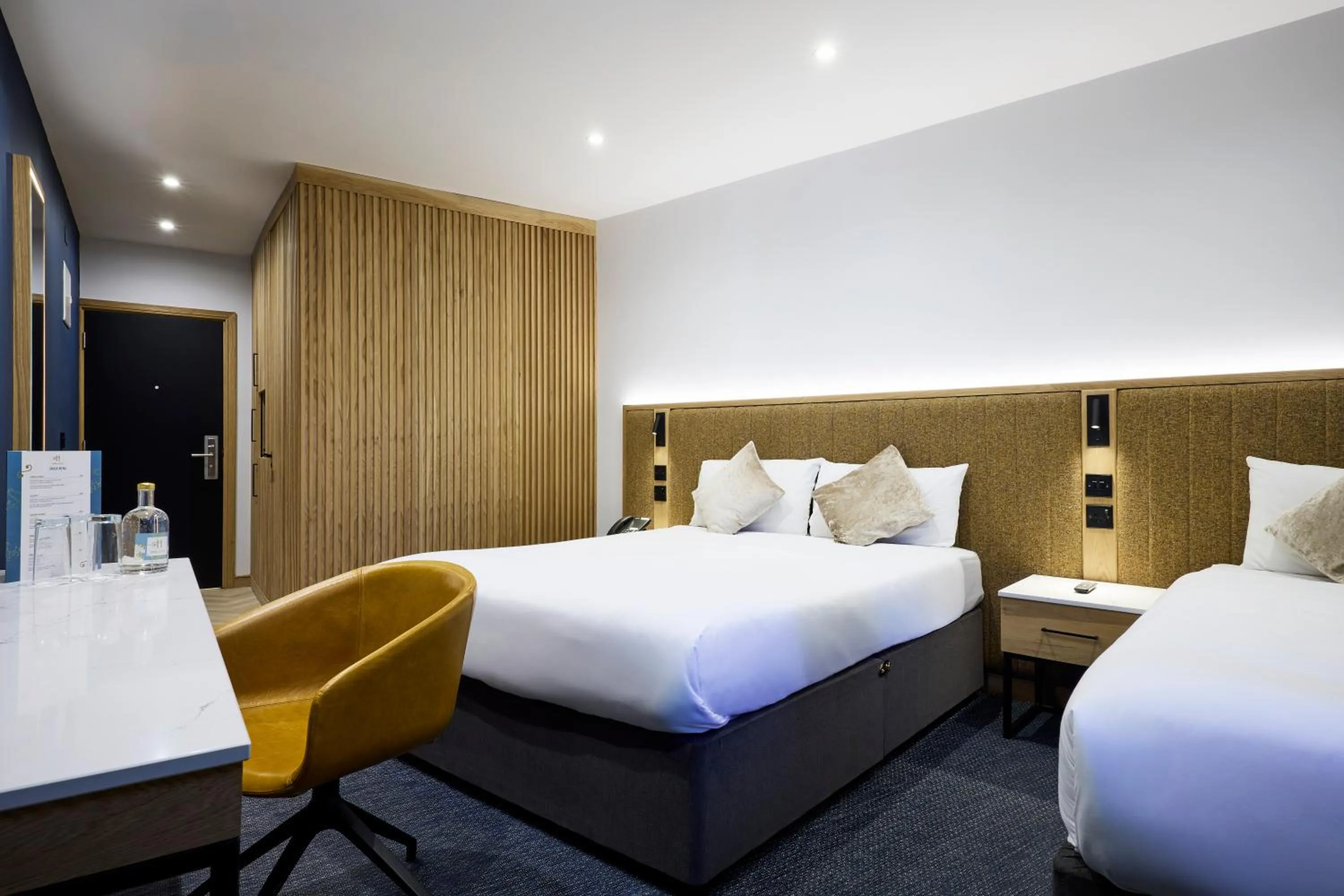 Bed in Handel's Hotel