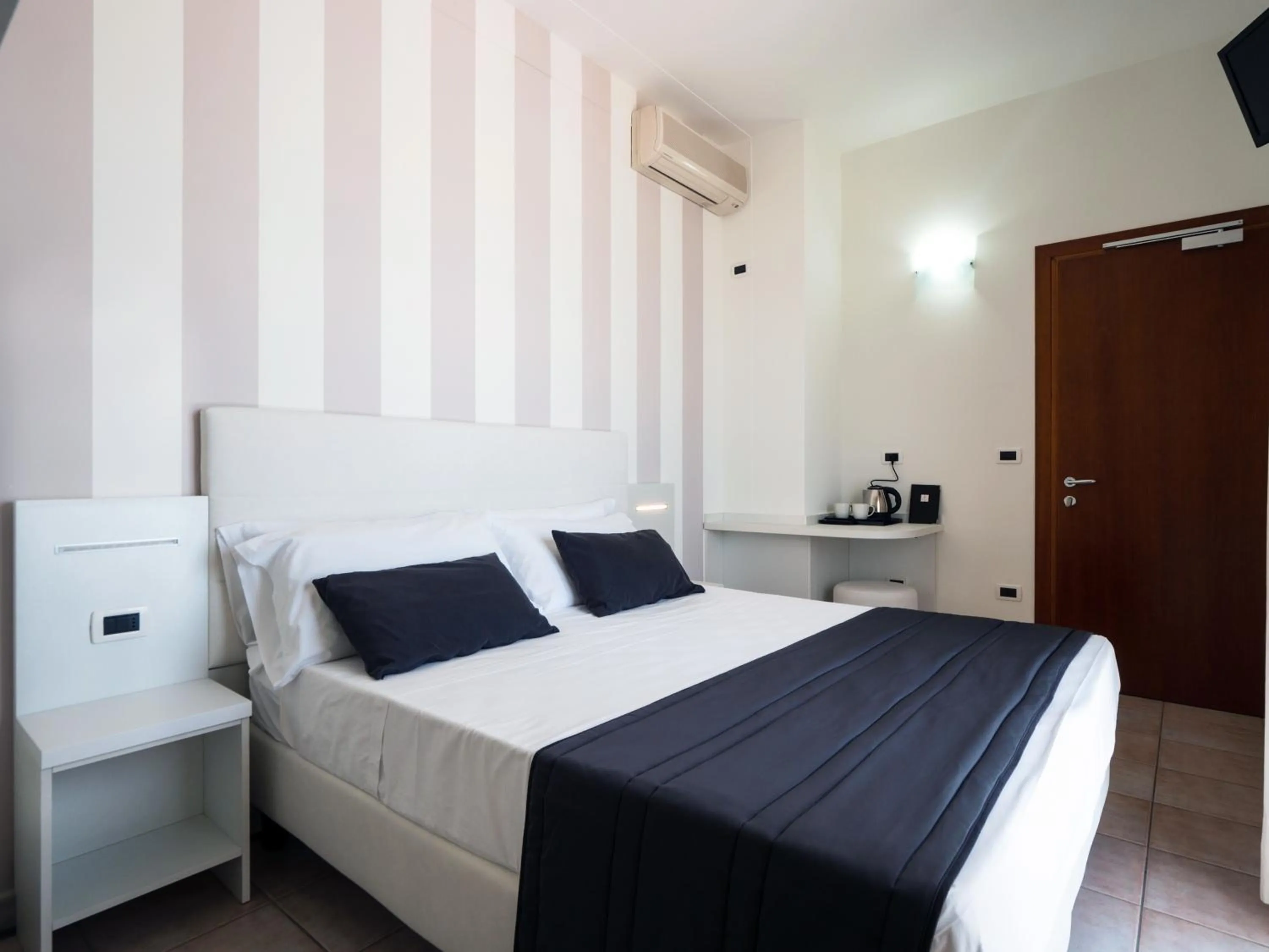 Bed in Hotel Florence
