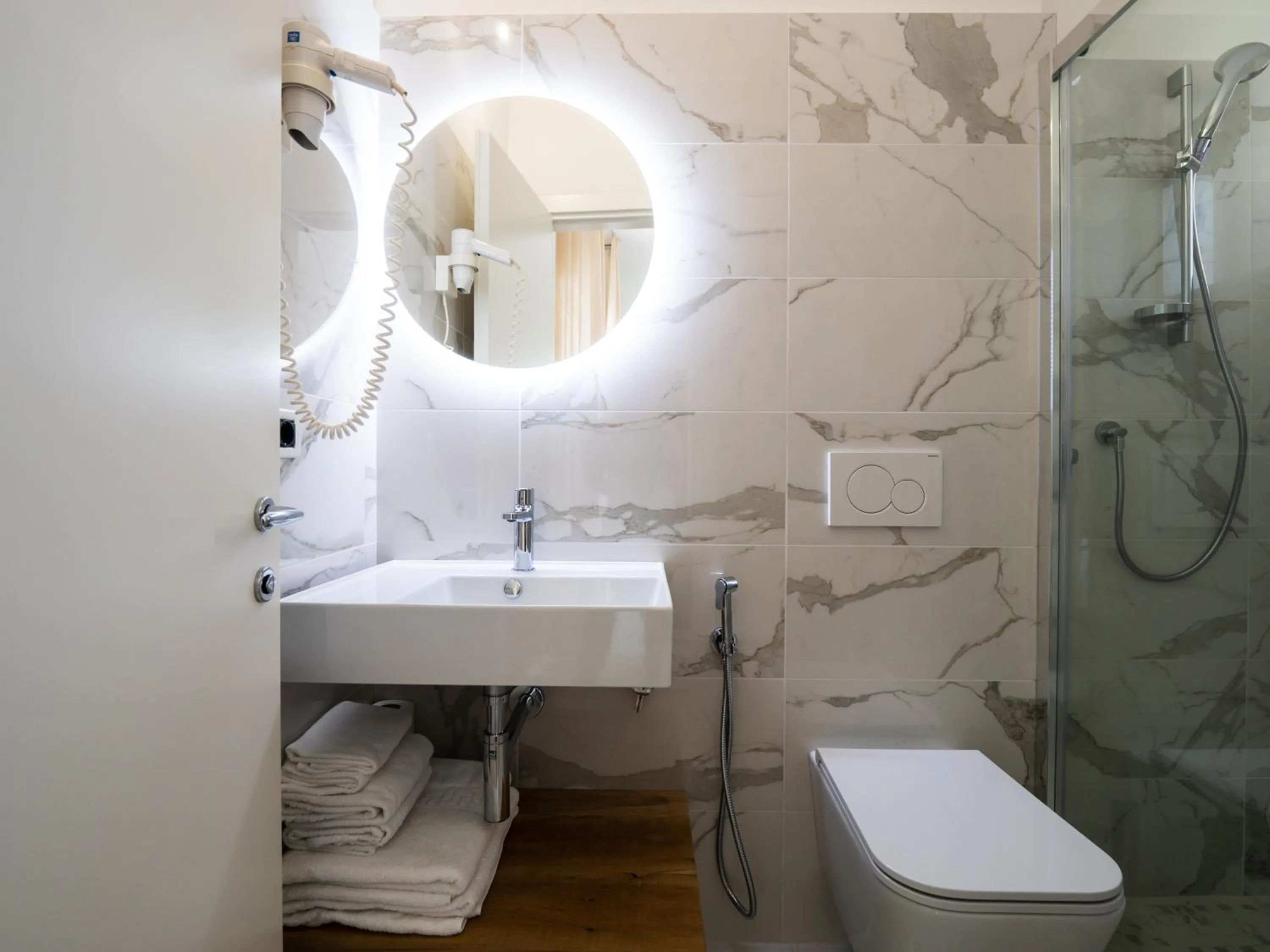 Shower in Hotel Florence
