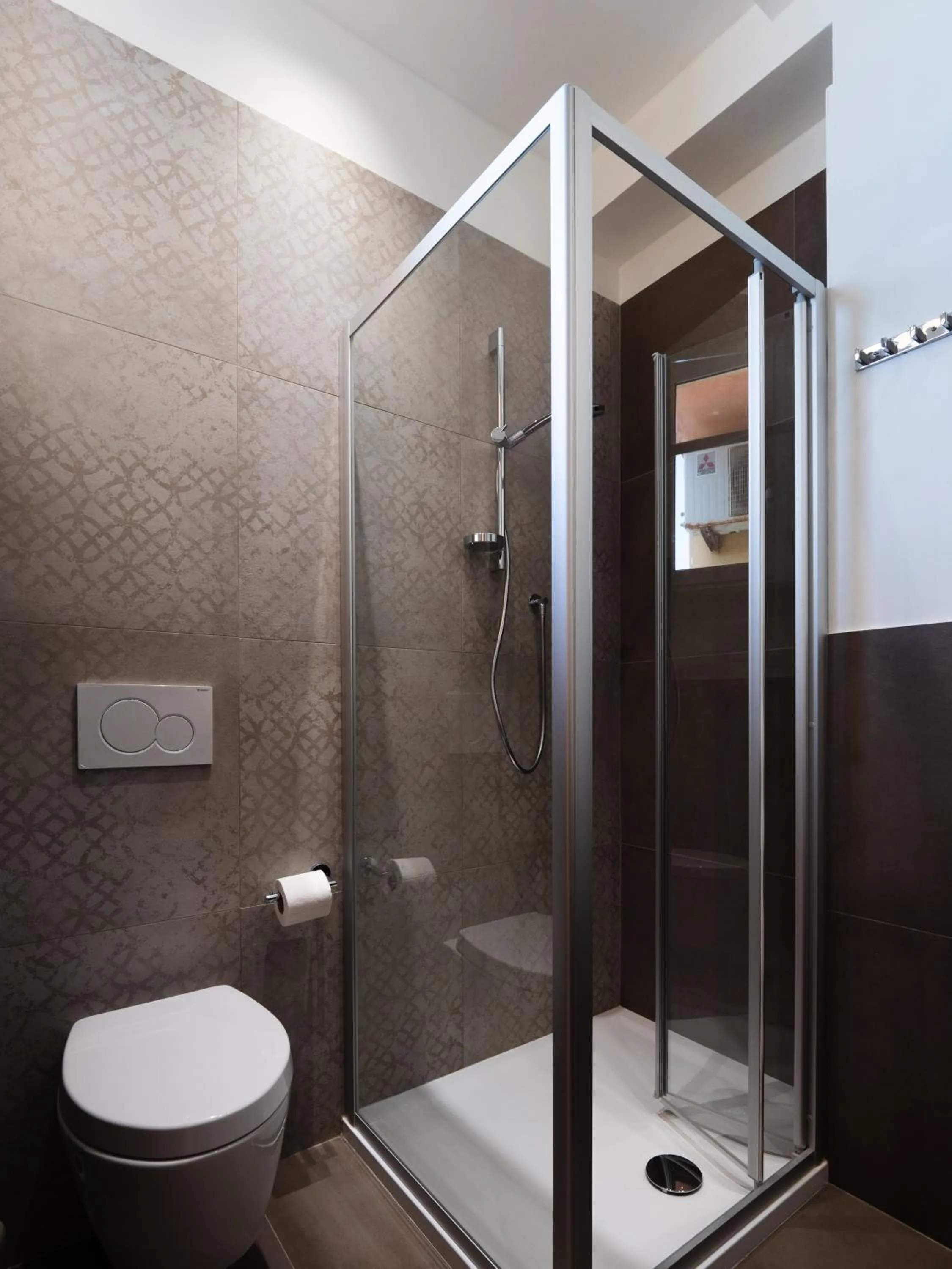 Shower in Hotel Florence