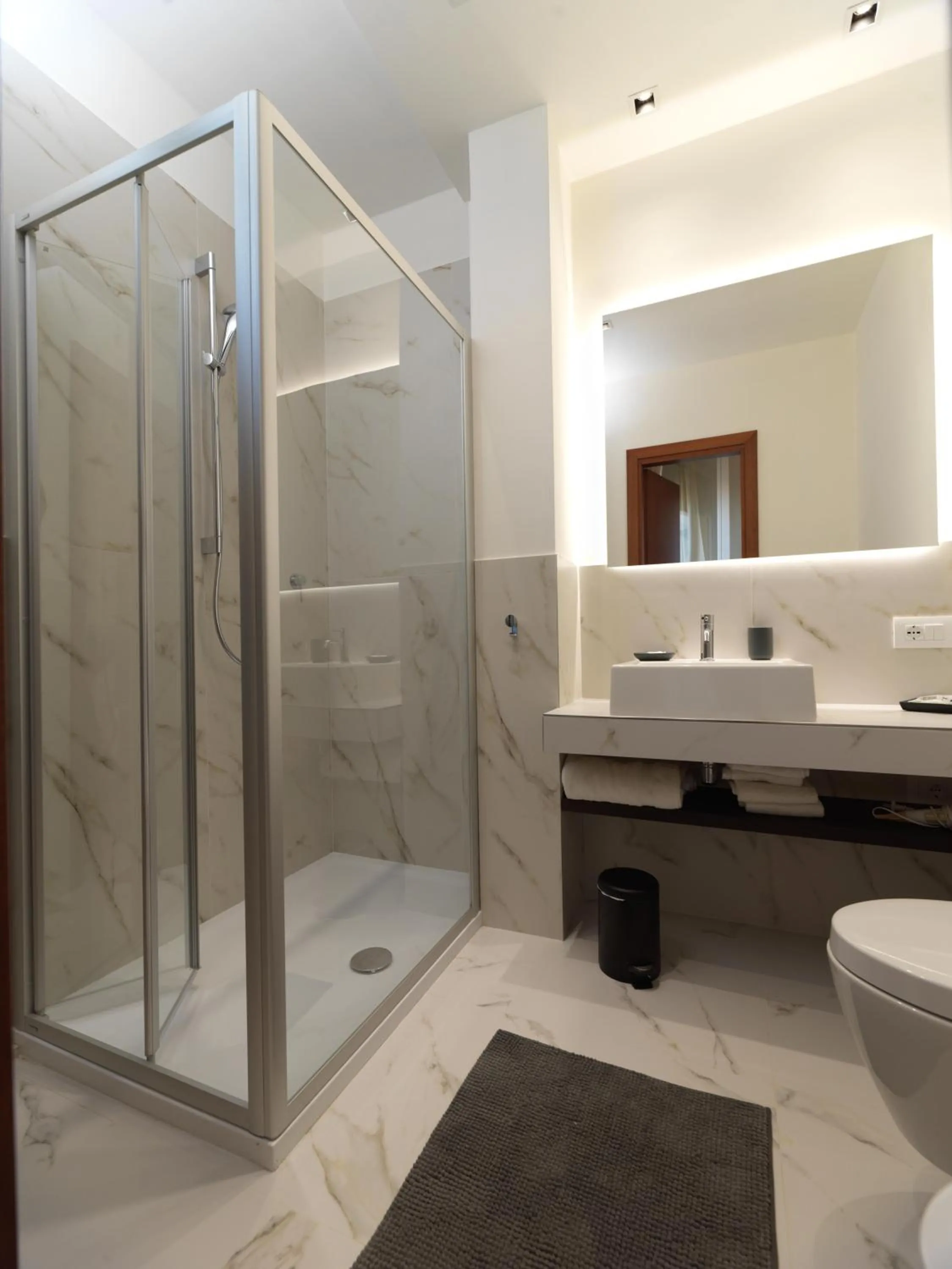 Shower in Hotel Florence