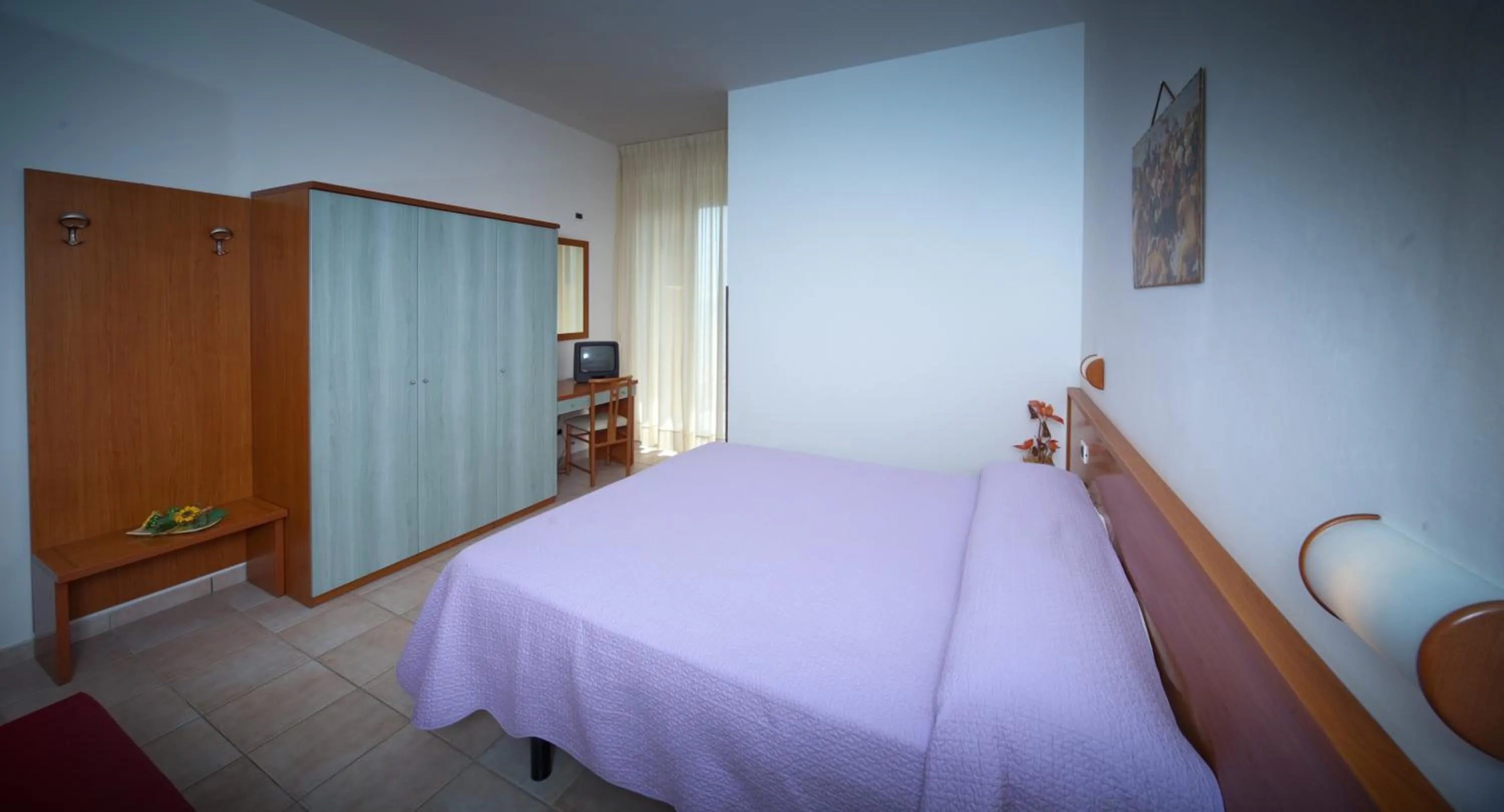 Shower, Bed in Hotel Florence
