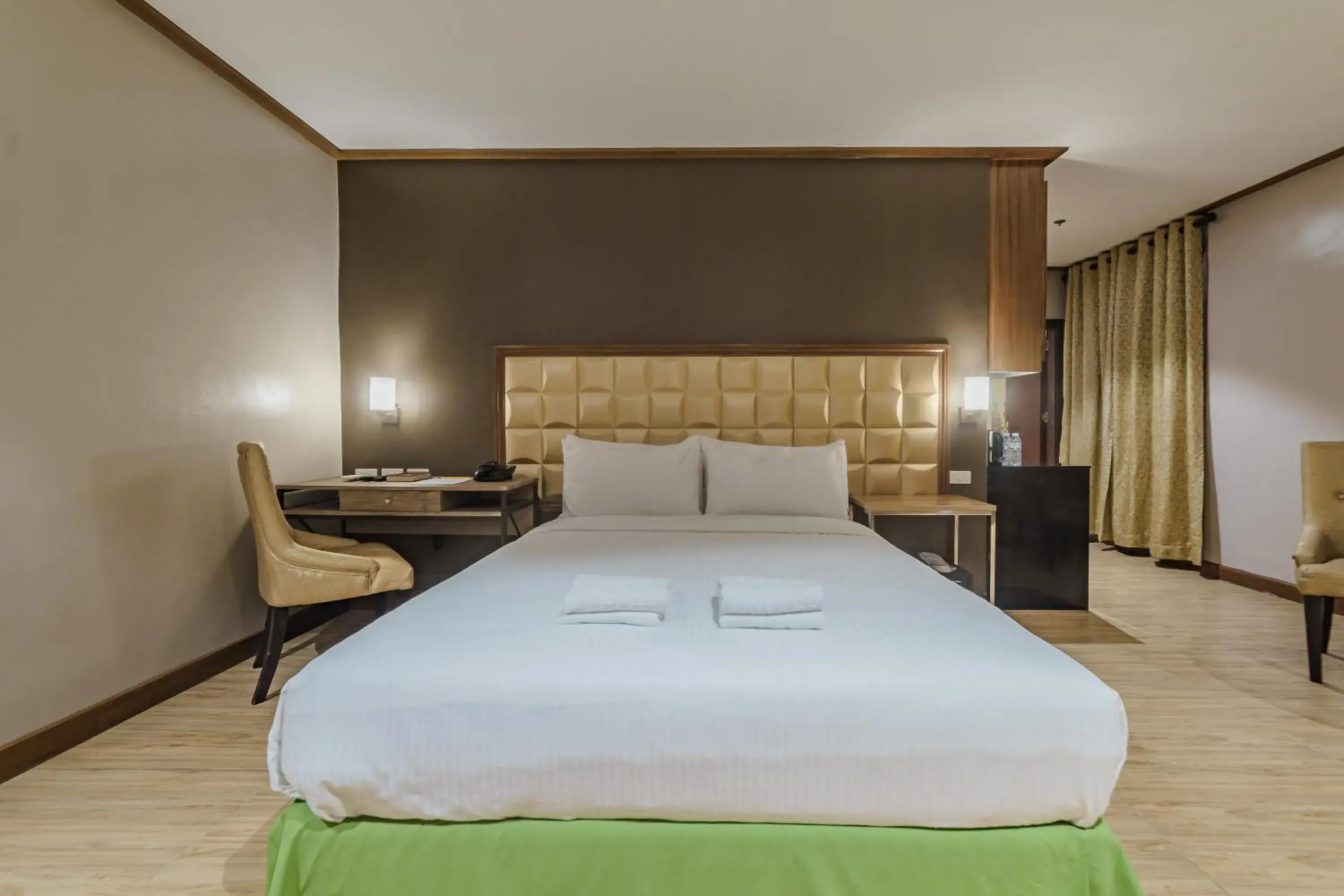 Bed in Robertson Hotel Bed in Robertson Hotel