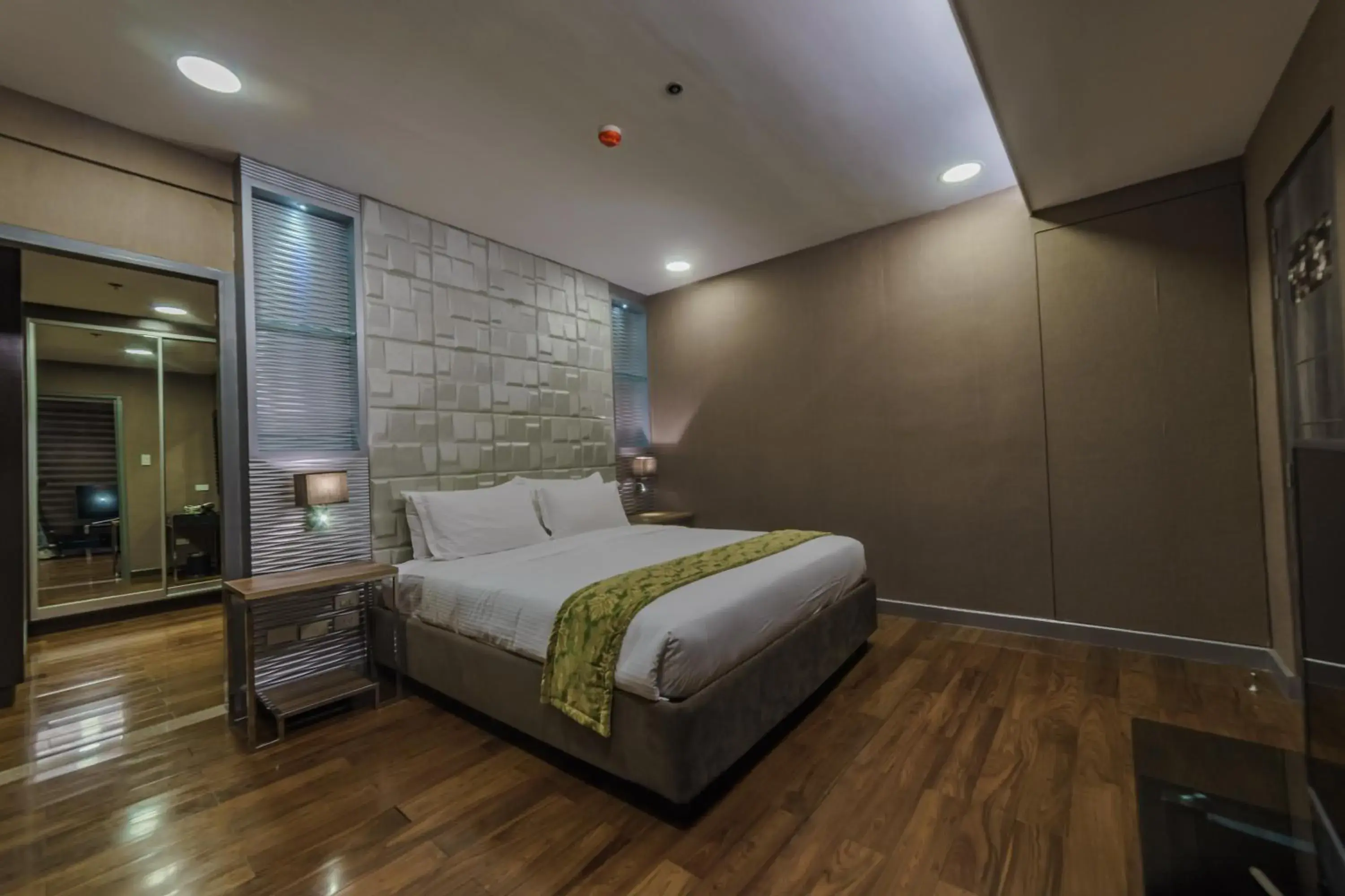 Bed in Robertson Hotel Bed in Robertson Hotel