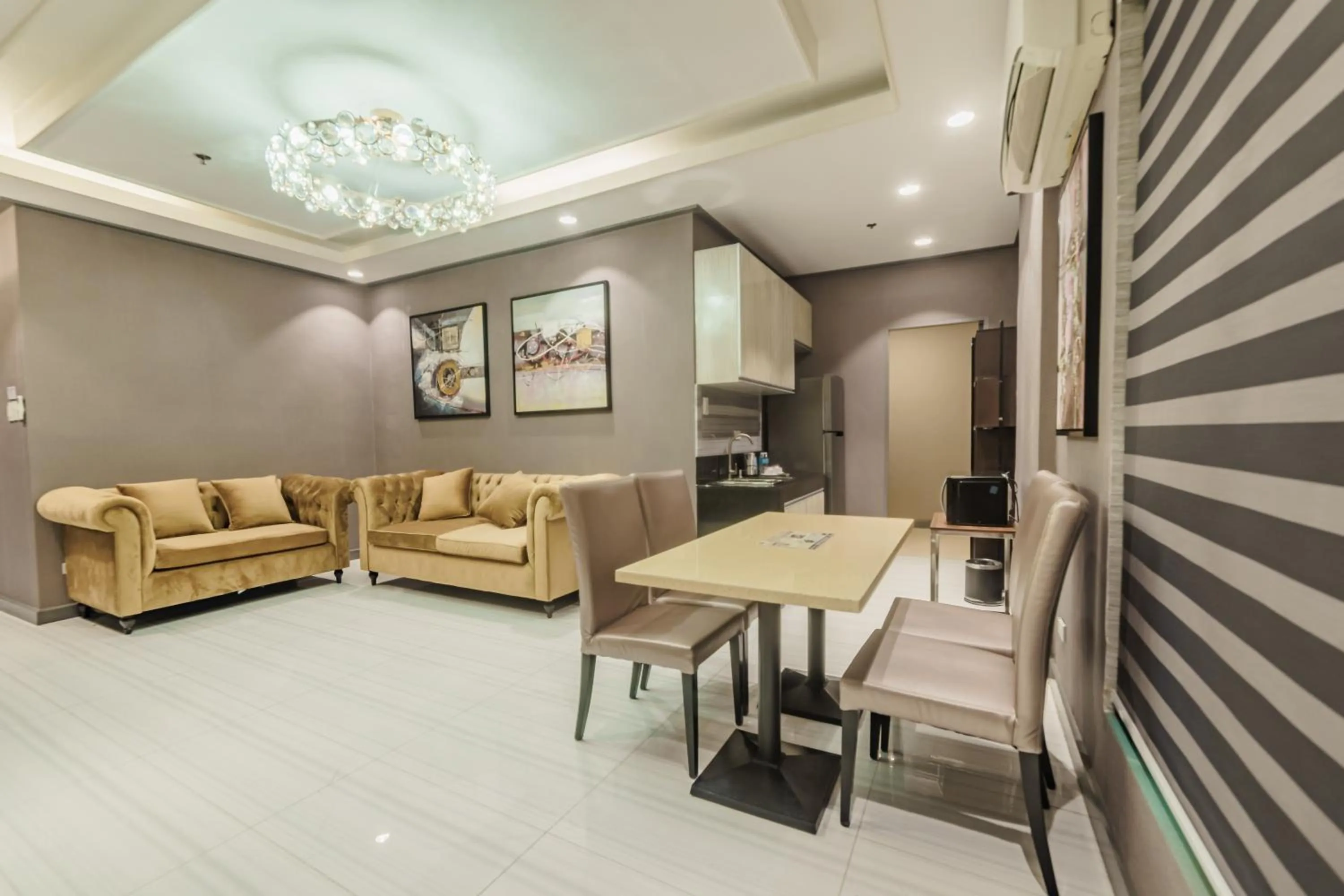 furniture in Robertson Hotel