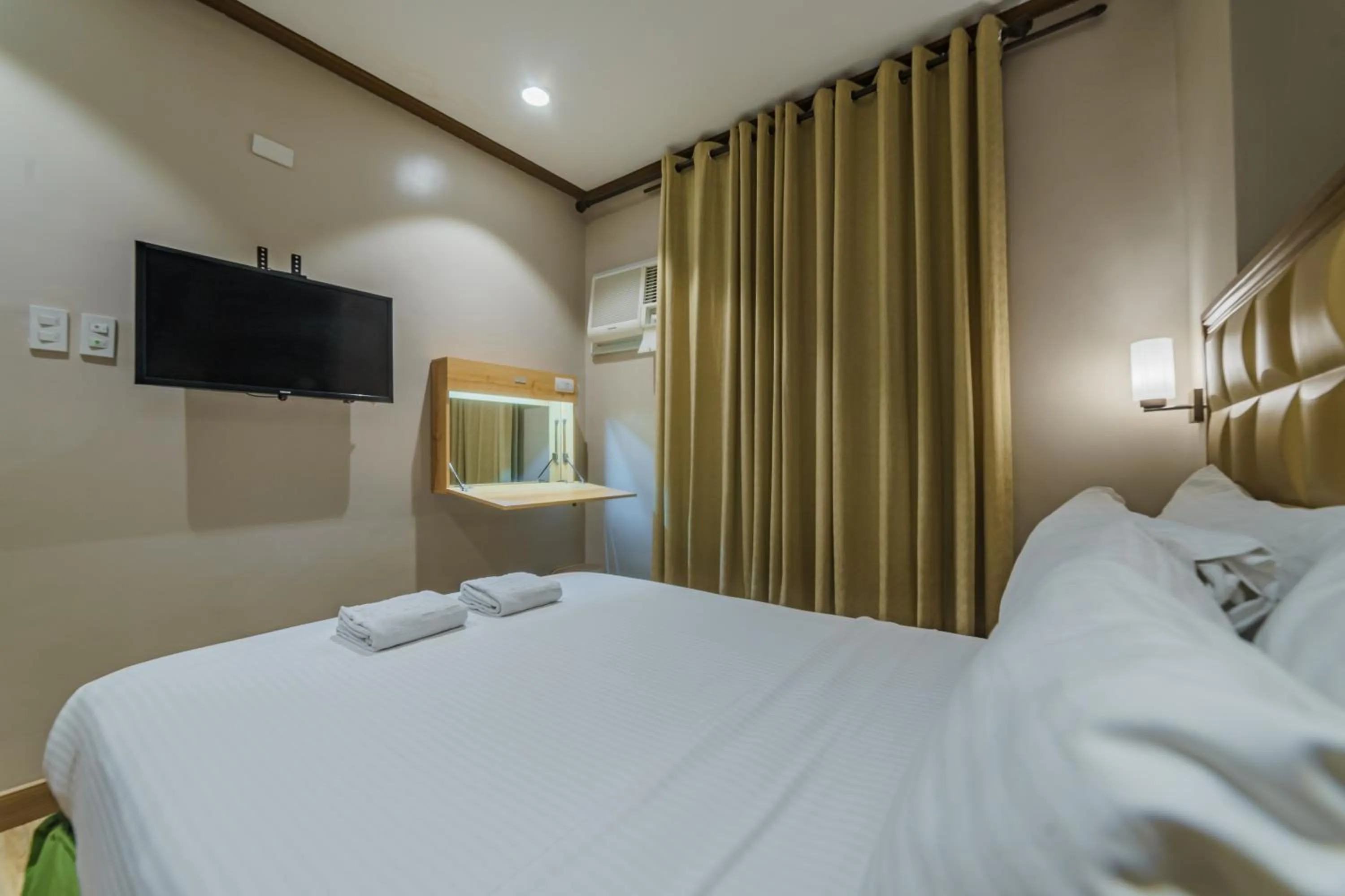 Bed in Robertson Hotel