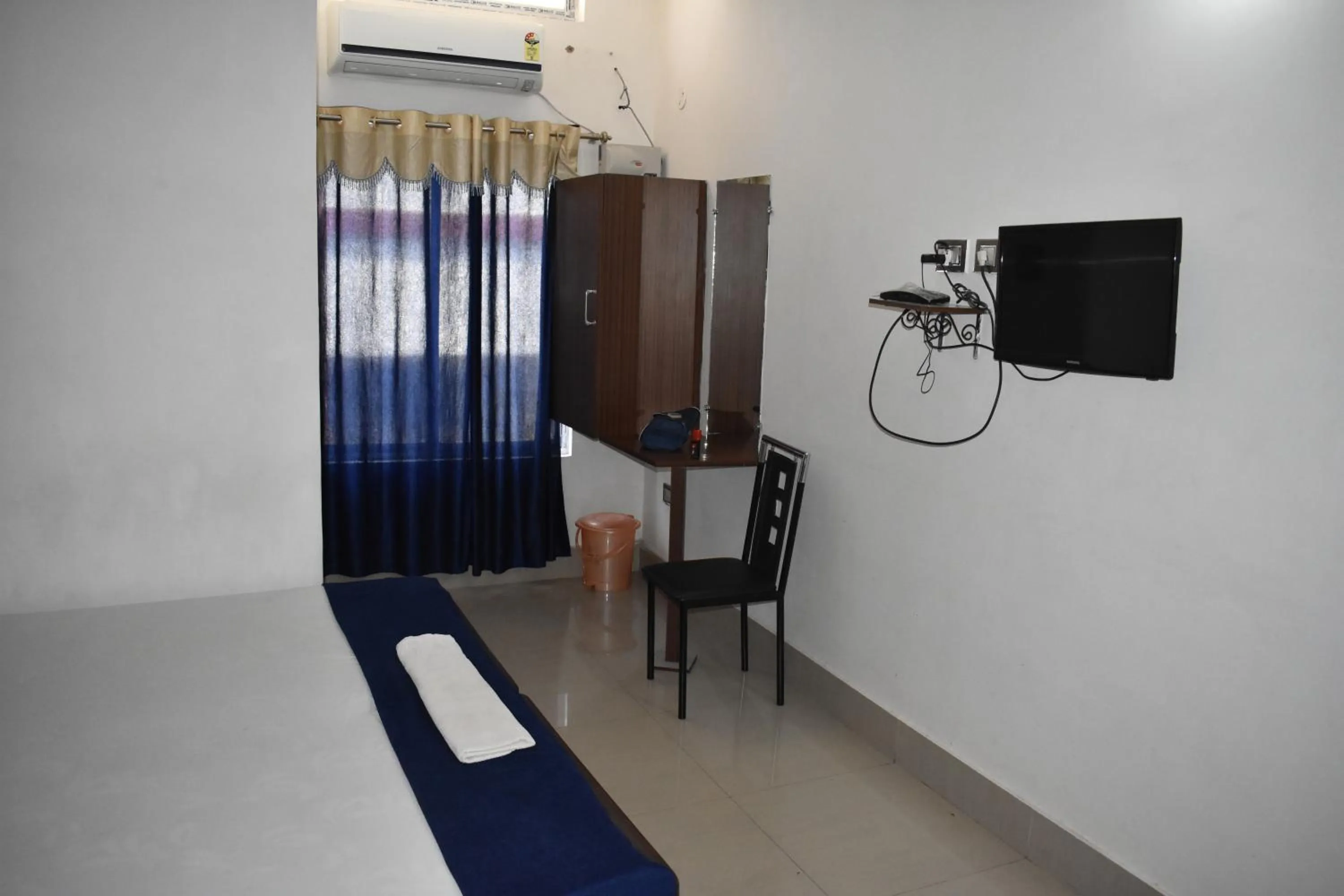 TV and multimedia in Hotel Indira