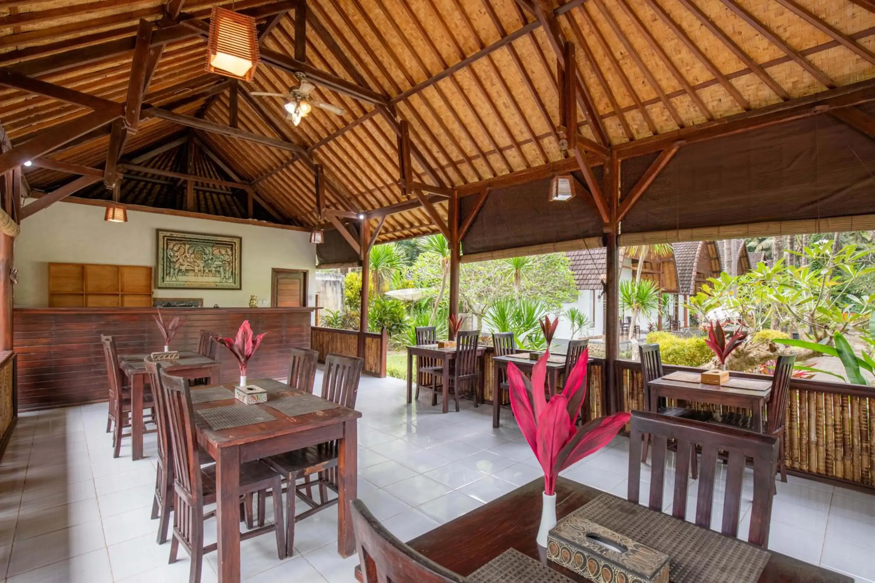 Restaurant/places to eat in Crystal Bay Villa Restaurant/places to eat in Crystal Bay Villa