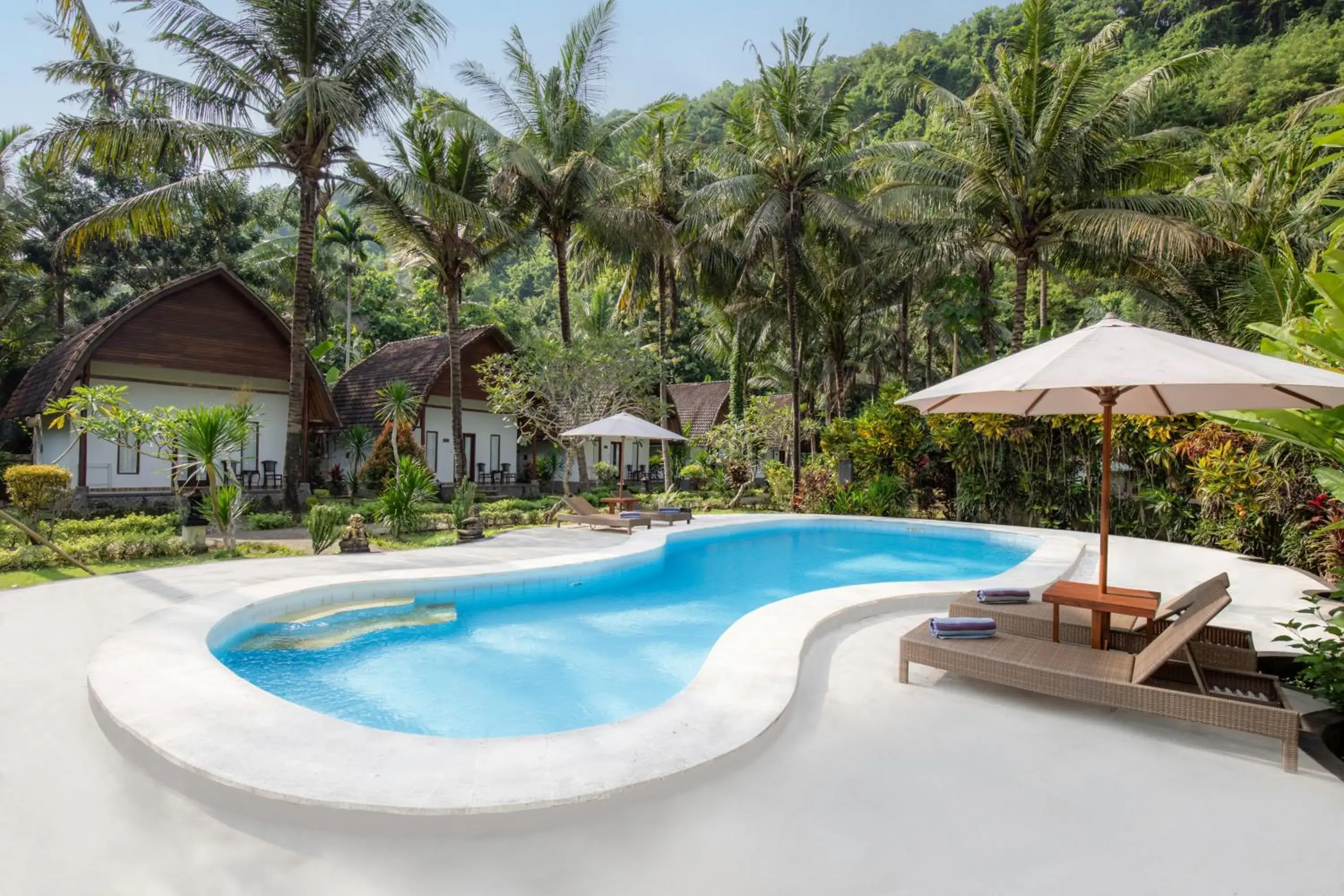 Swimming pool in Crystal Bay Villa Swimming pool in Crystal Bay Villa