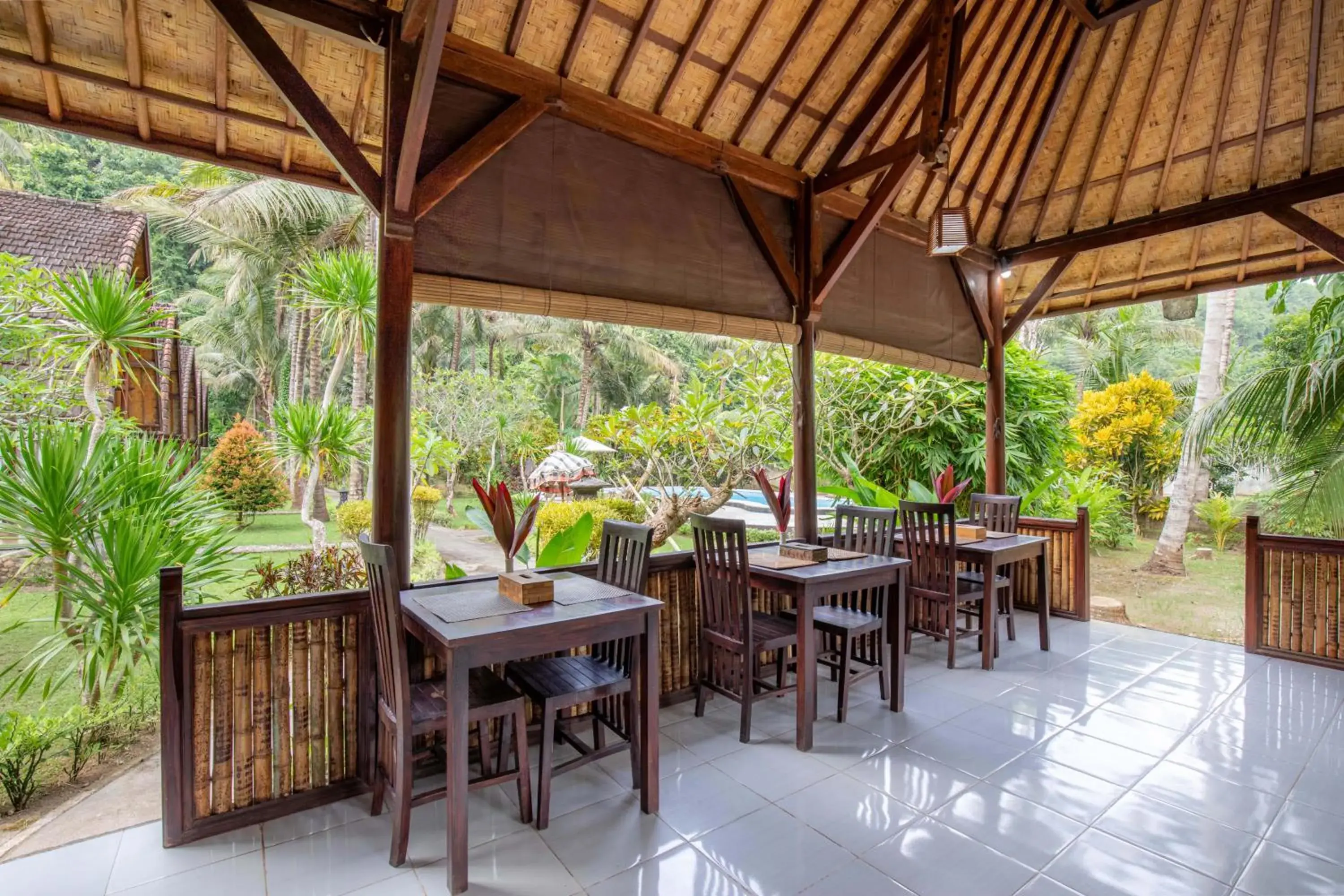 Restaurant/places to eat in Crystal Bay Villa Restaurant/places to eat in Crystal Bay Villa