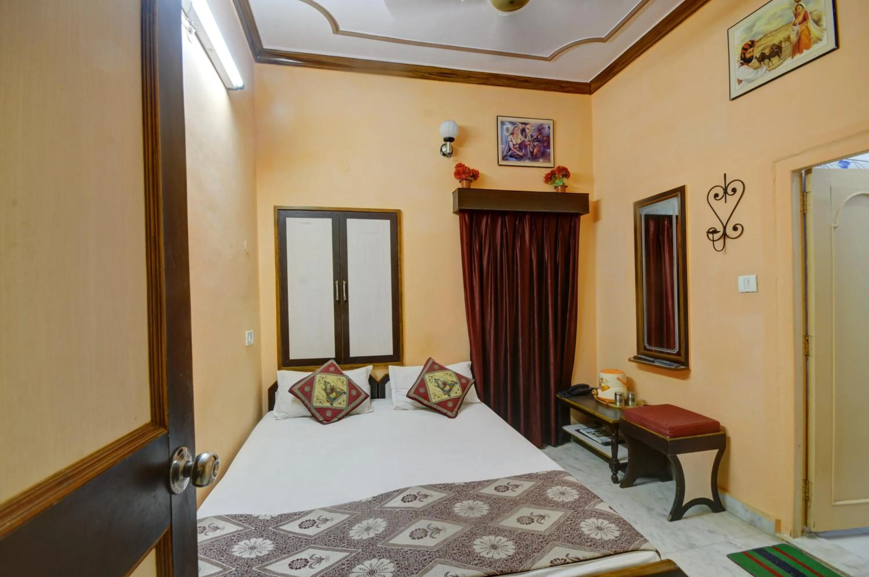 Bedroom, Bed in Hotel Jaisal Palace