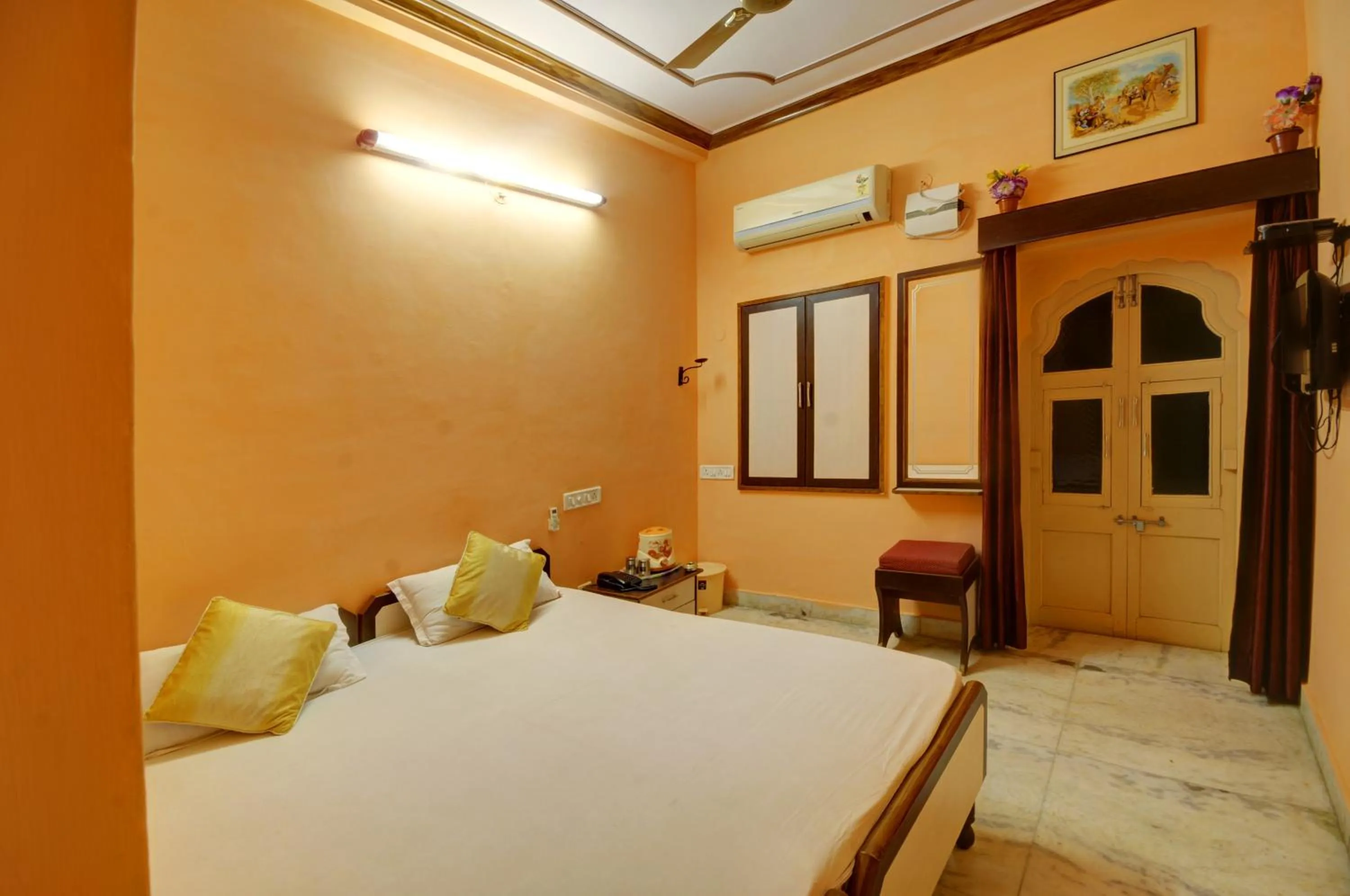 Bedroom, Bed in Hotel Jaisal Palace