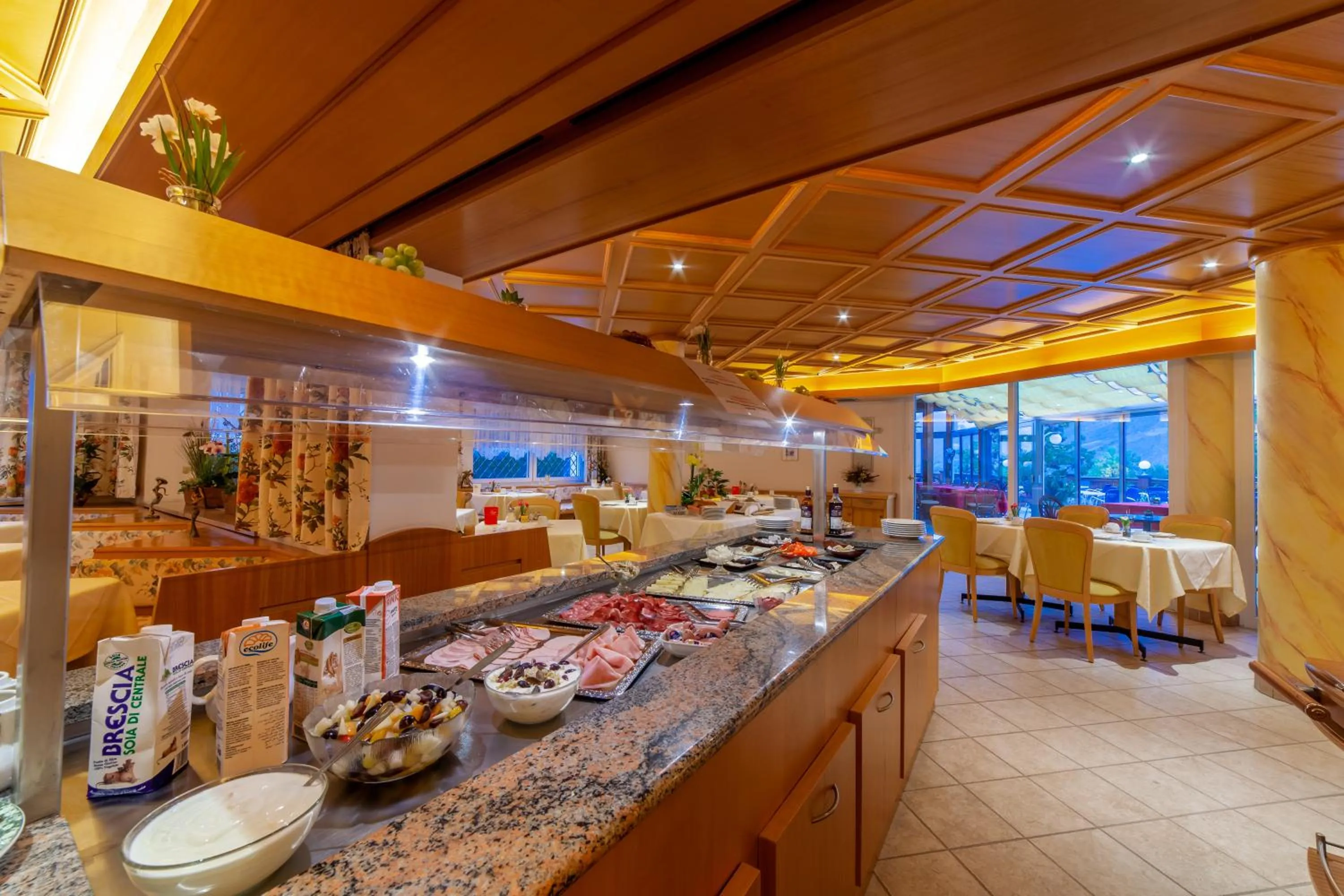 Buffet breakfast in Frühstücks-Hotel Olympia