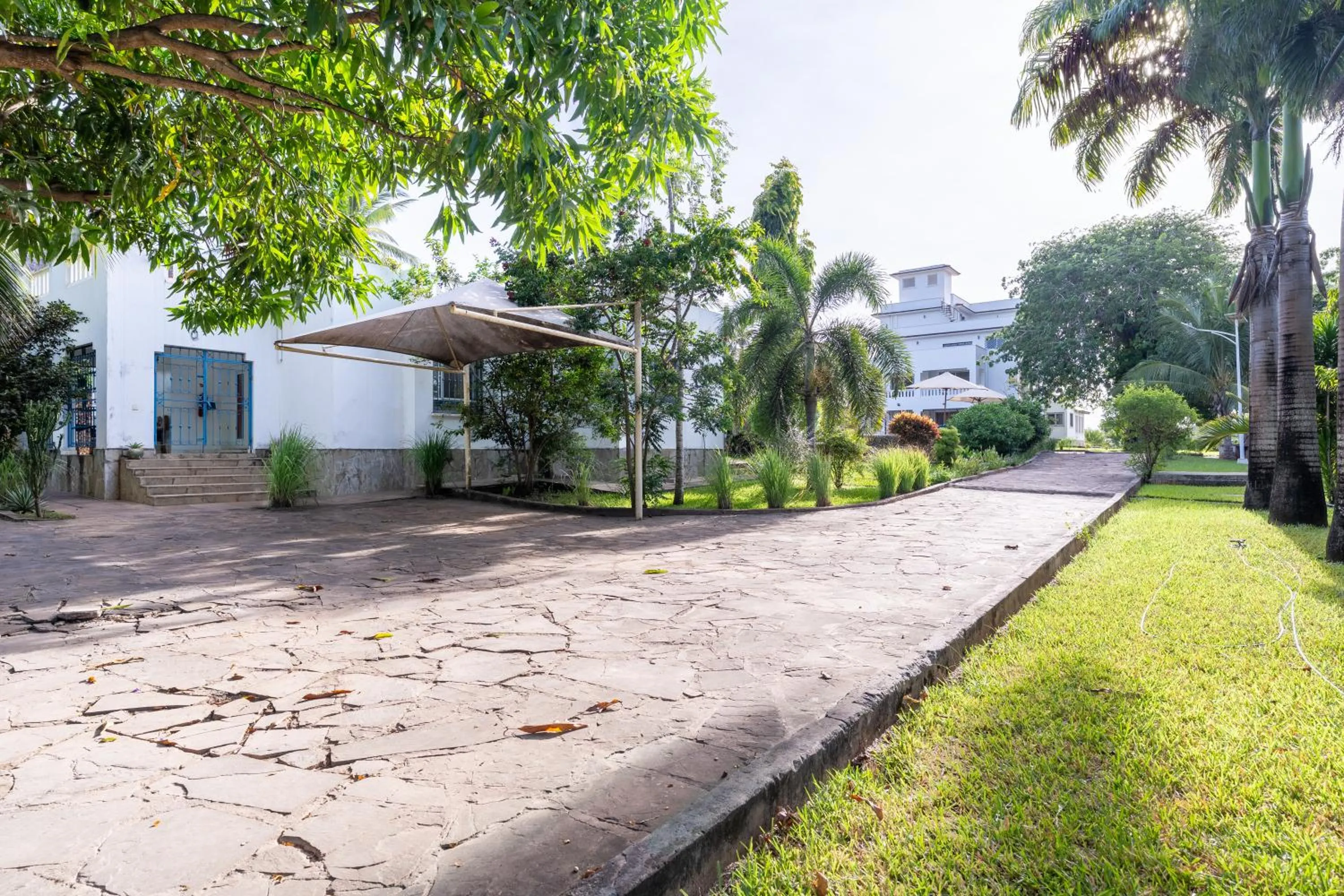 Natural landscape in Queens Chateau Boutique Villa