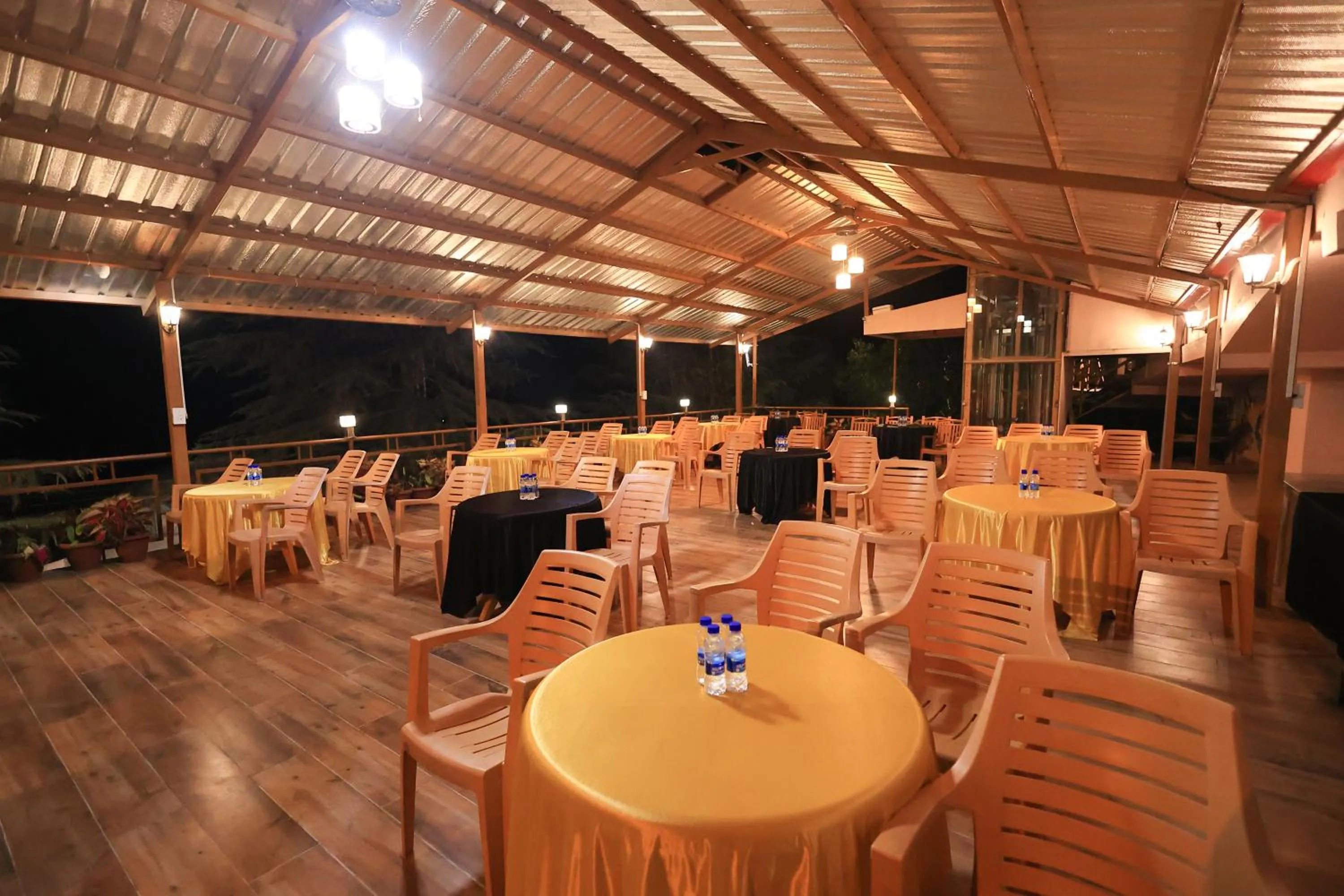 Restaurant/places to eat in ECKO Kasang Regency Hill Resort