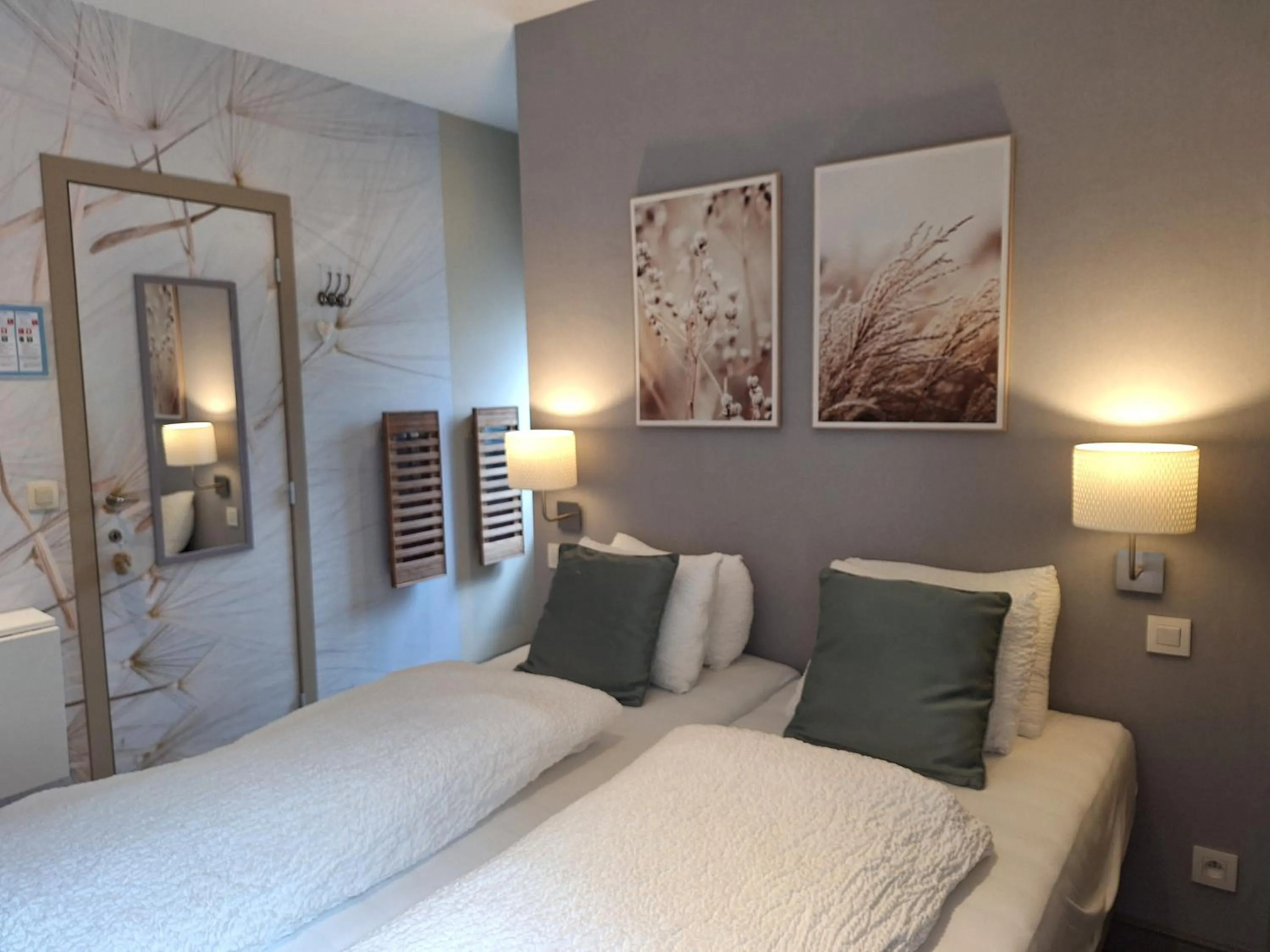 Bed in Casa-Cosi, tourist & business suites & flats with reserved parking included, private sauna