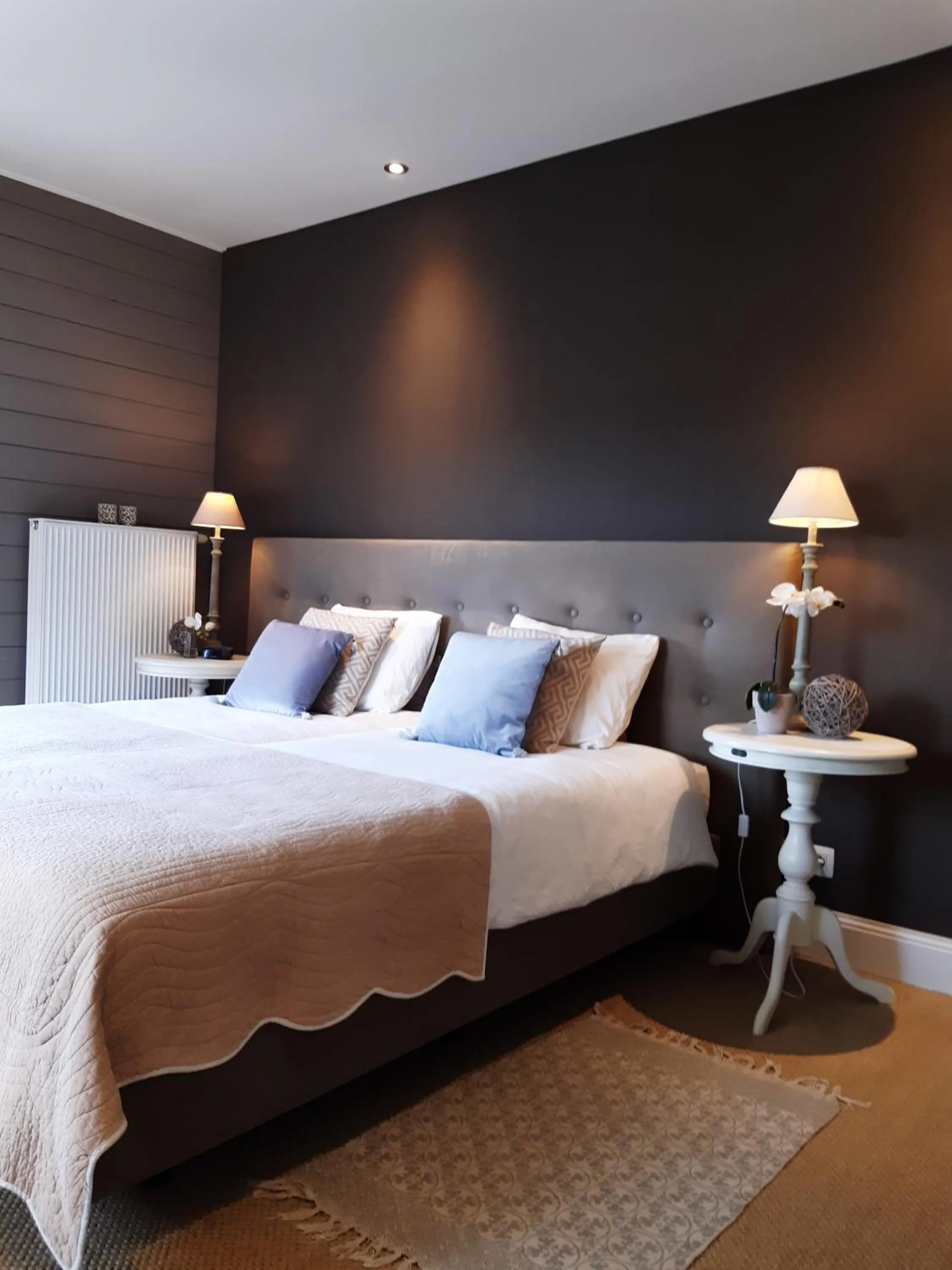 Bed in Casa-Cosi, tourist & business suites & flats with reserved parking included, private sauna