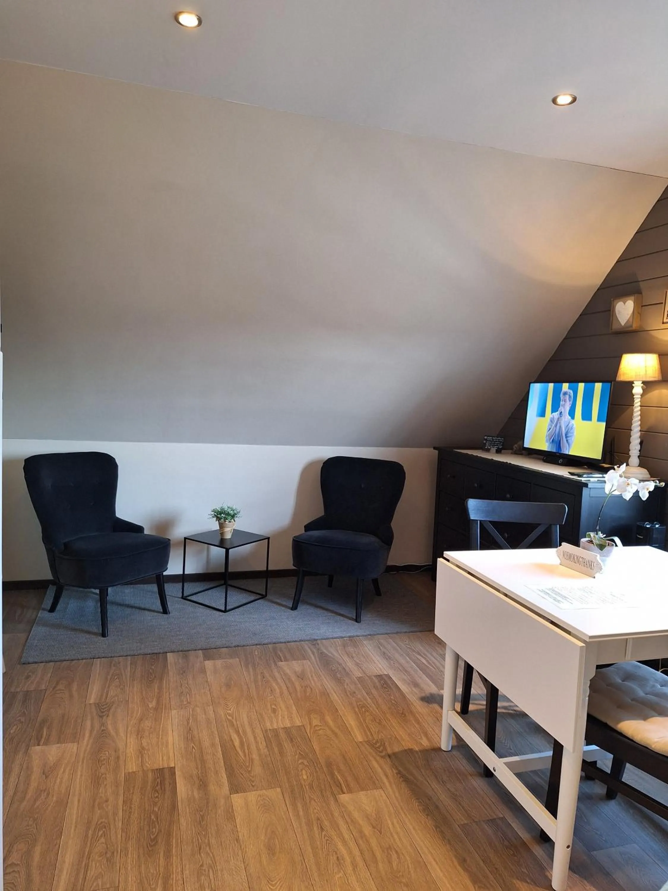 Casa-Cosi, tourist & business suites & flats with reserved parking included, private sauna