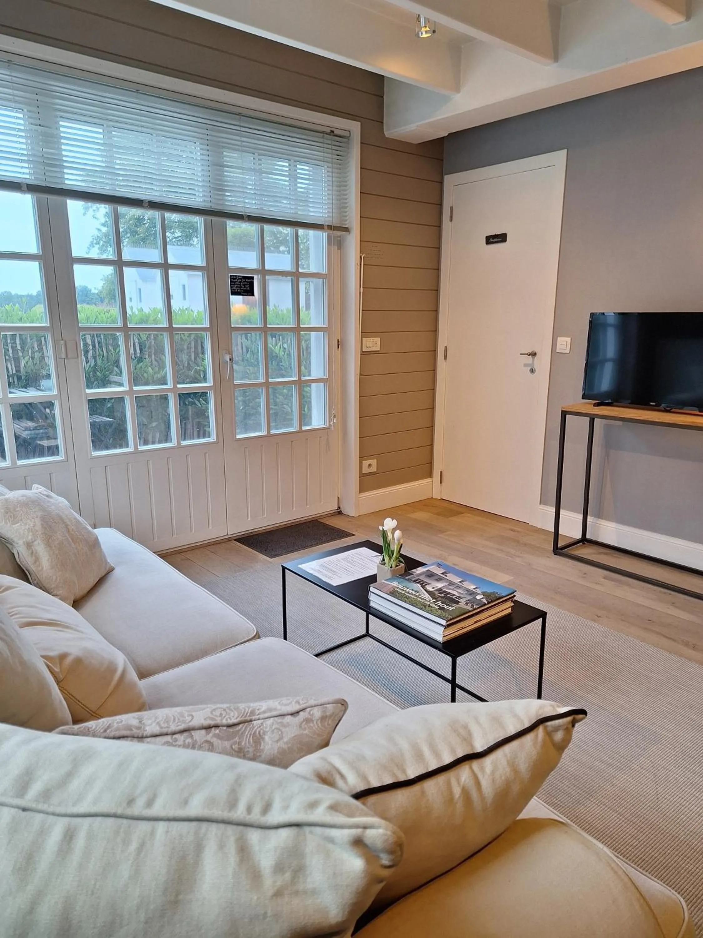 Casa-Cosi, tourist & business suites & flats with reserved parking included, private sauna