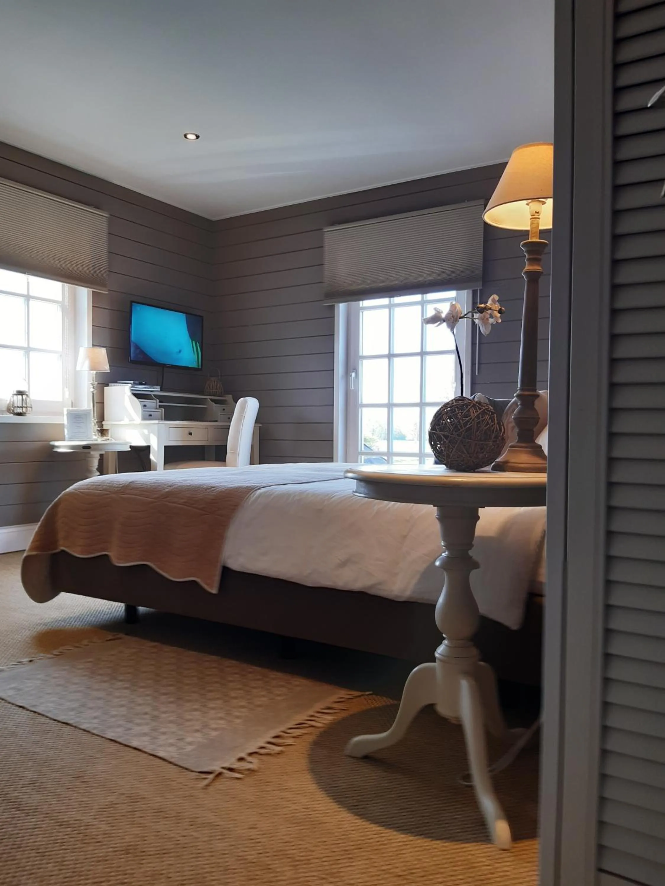 Bed in Casa-Cosi, tourist & business suites & flats with reserved parking included, private sauna