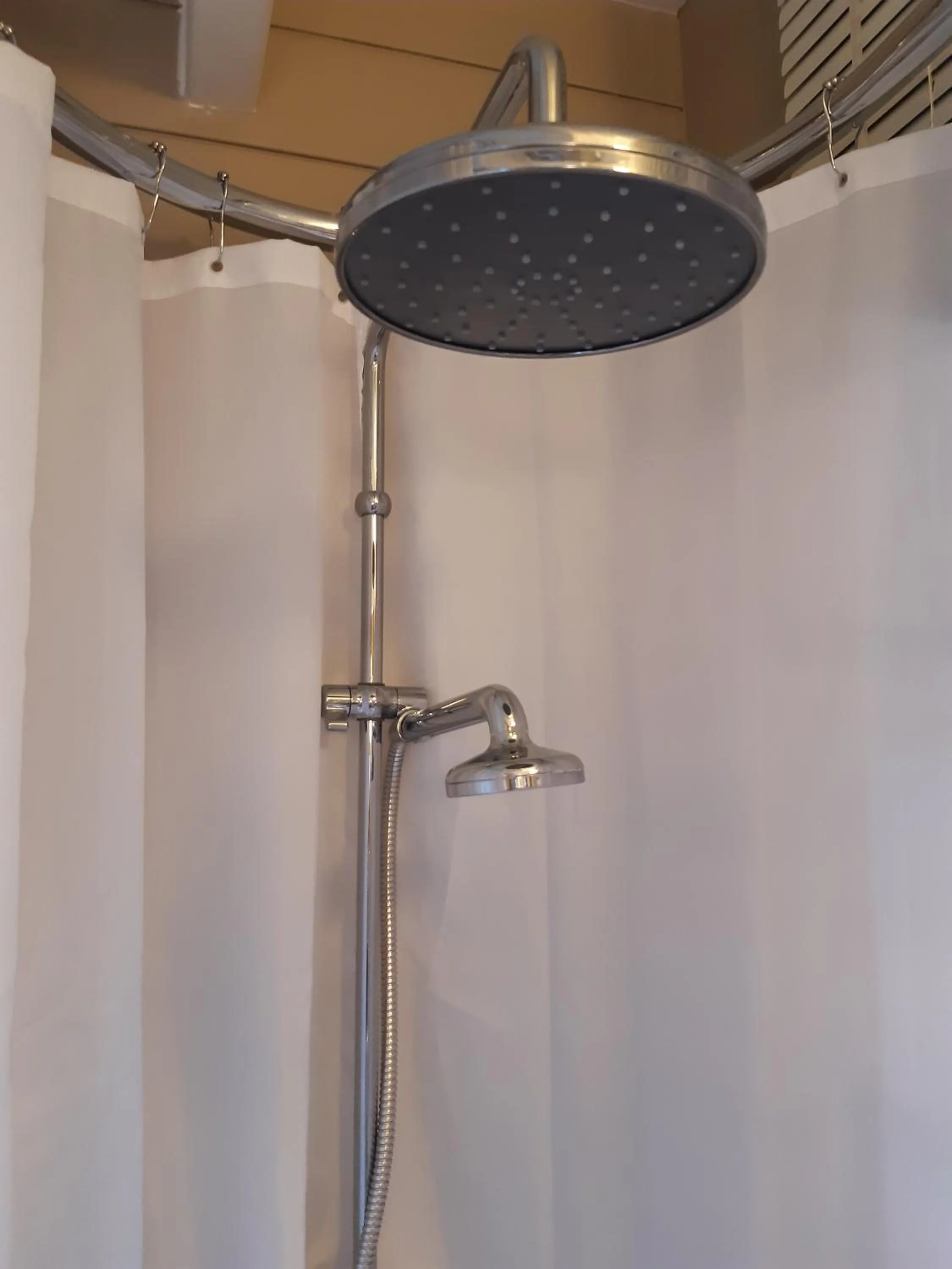 Casa-Cosi, tourist & business suites & flats with reserved parking included, private sauna