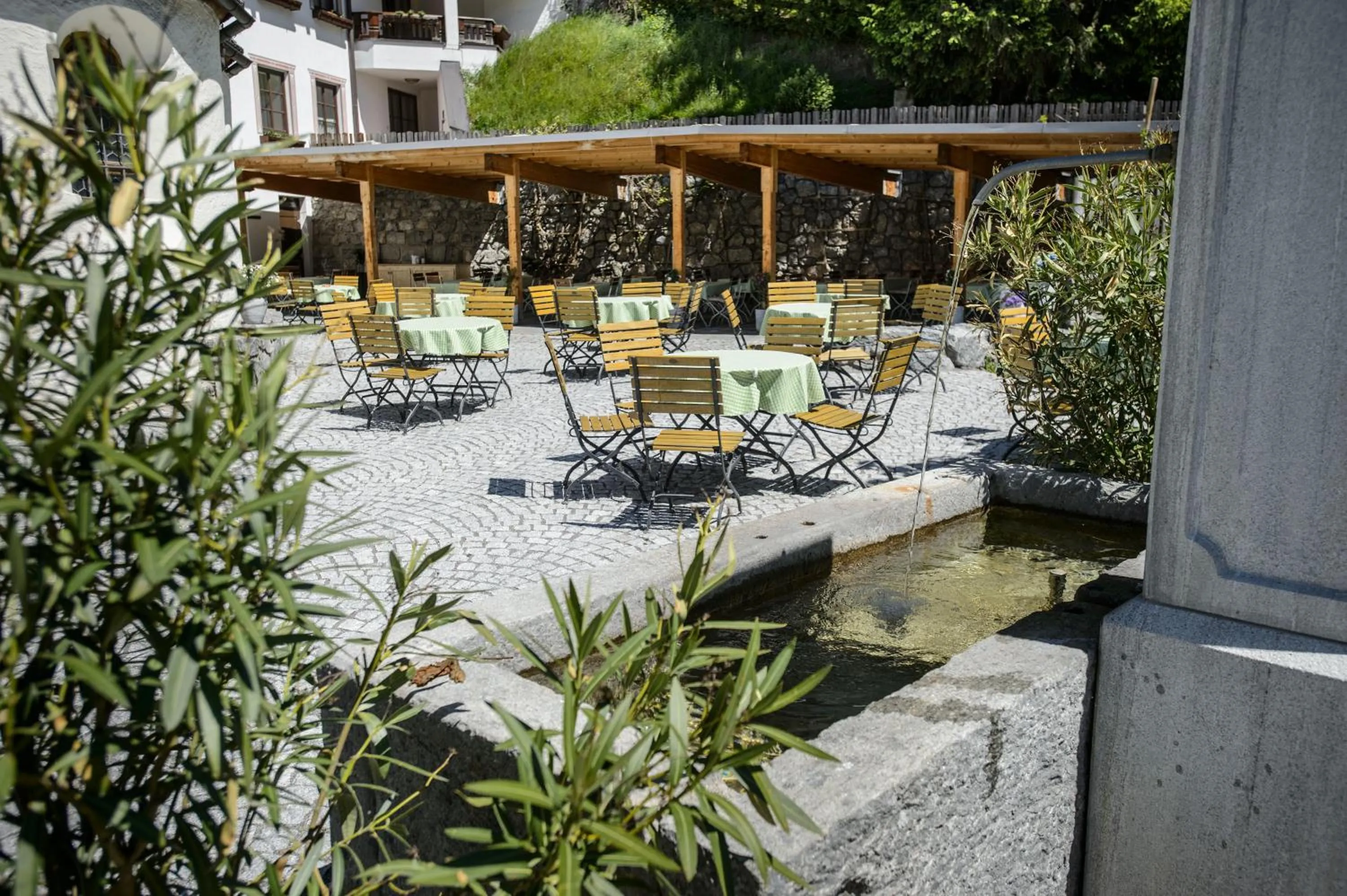 Restaurant/places to eat in Hotel Gasthof Neuner