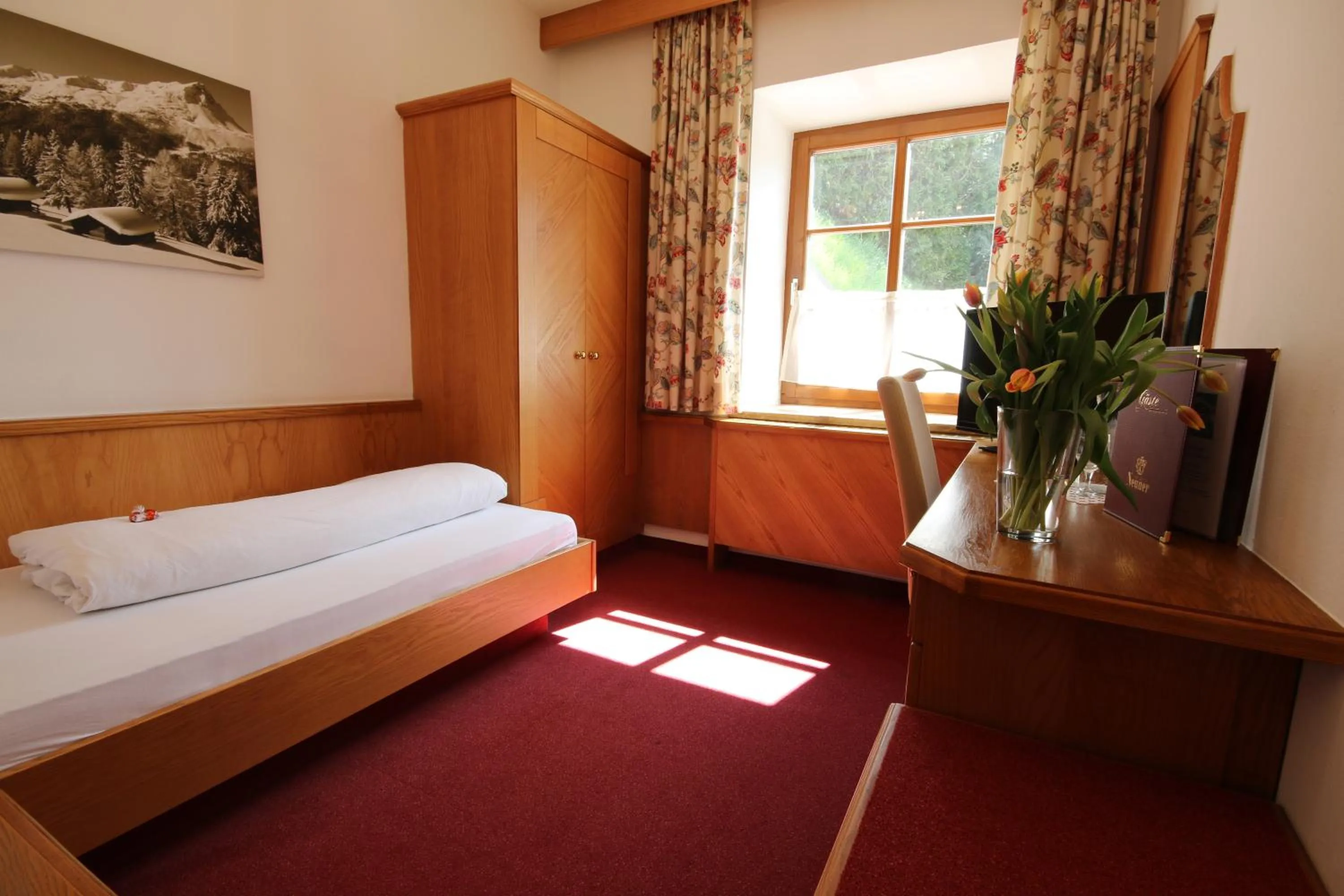 Photo of the whole room, Bed in Hotel Gasthof Neuner