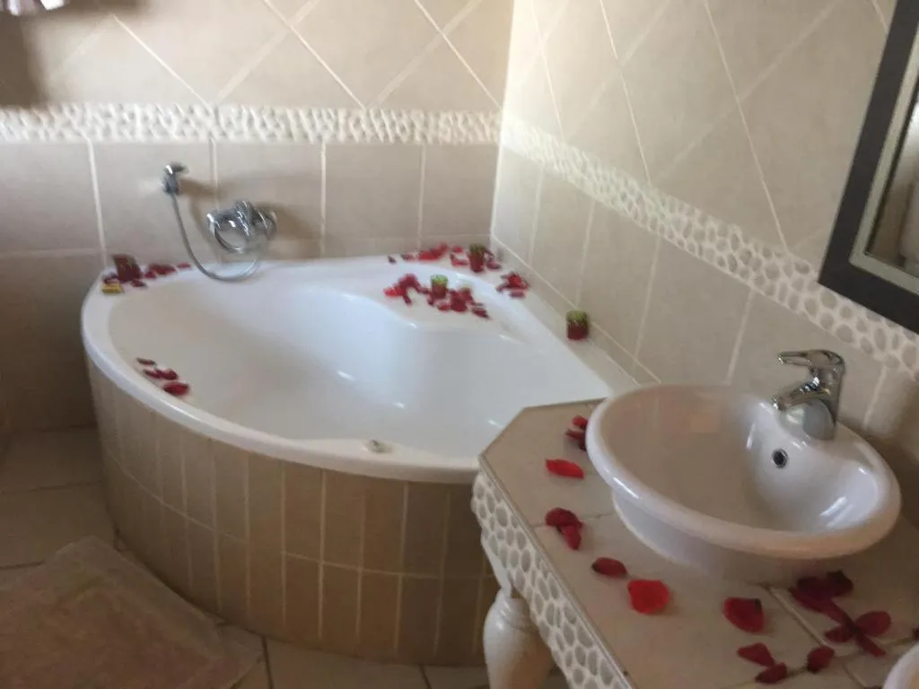 The Lazy Grape Guest Lodge & Spa