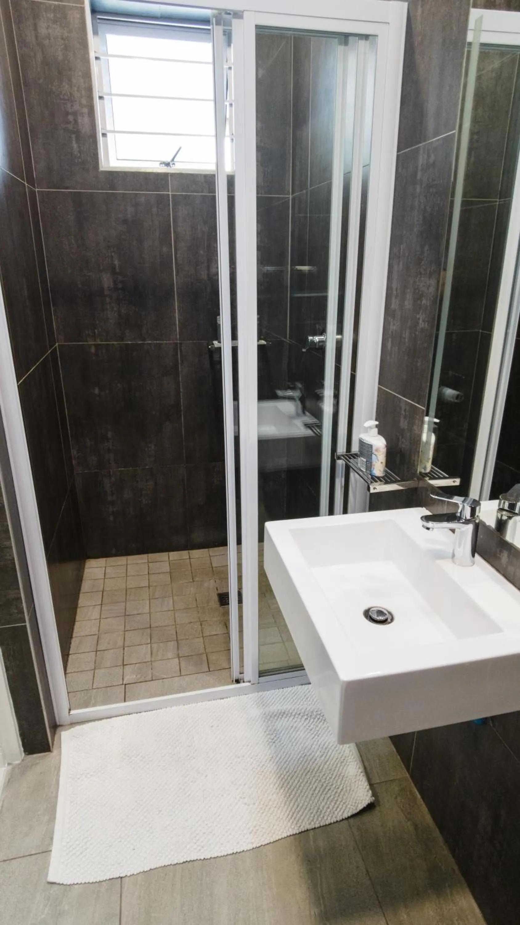 Shower in Umhlanga Lodge