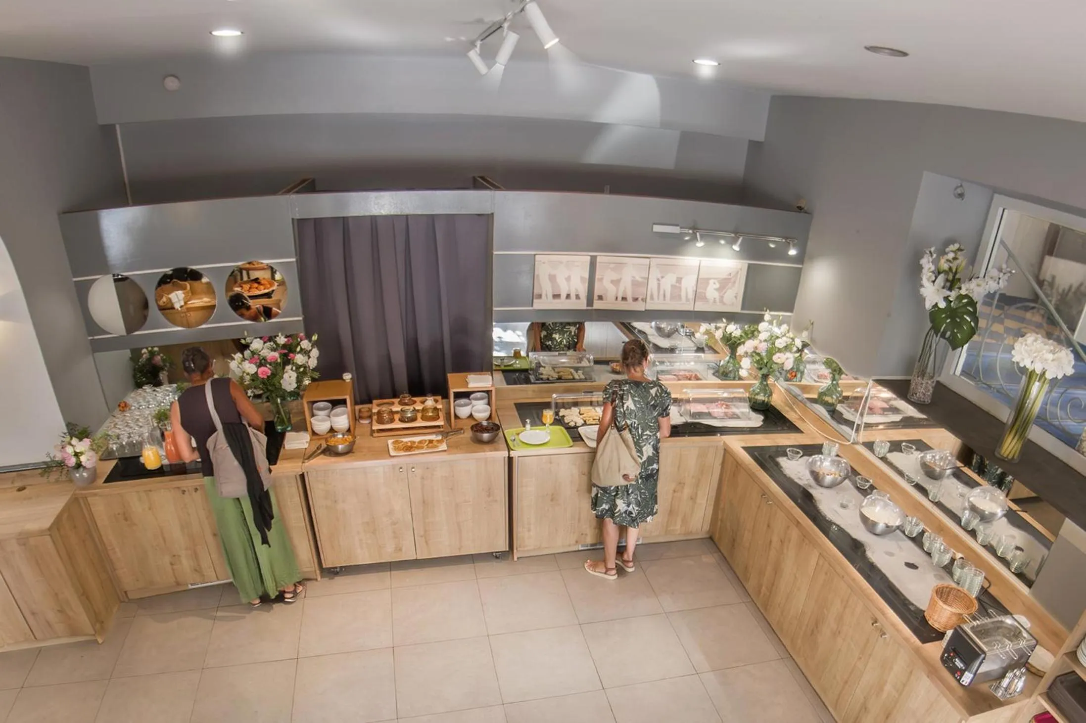 Buffet breakfast in Hotel Le Golfe