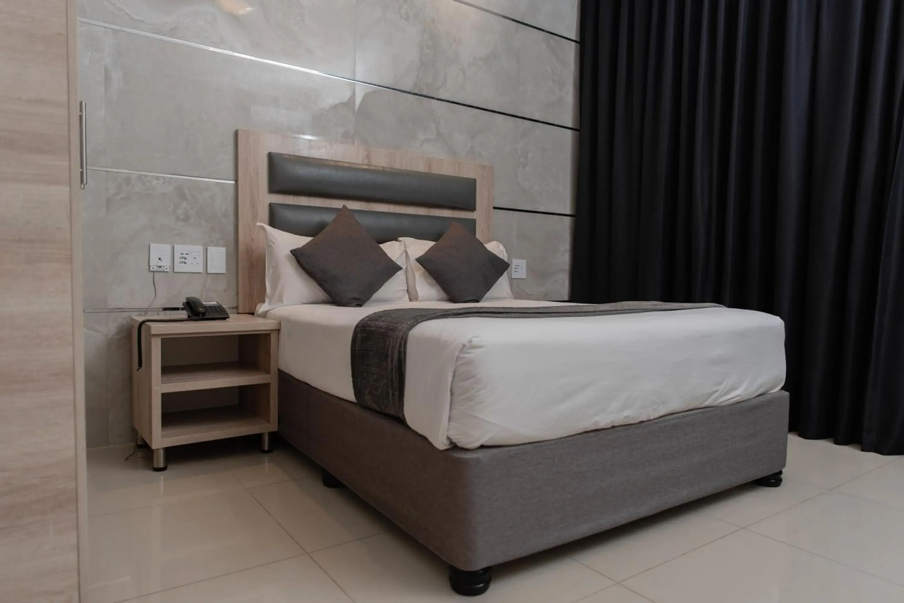 Bed in Bayside Hotel 116 West Street Bed in Bayside Hotel 116 West Street