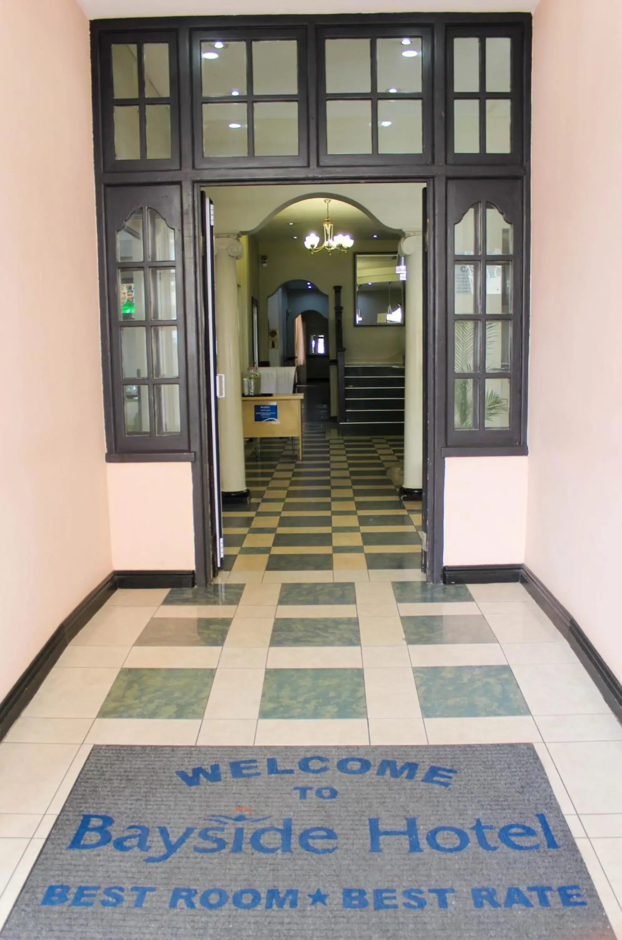 Facade/entrance in Bayside Hotel 116 West Street Facade/entrance in Bayside Hotel 116 West Street