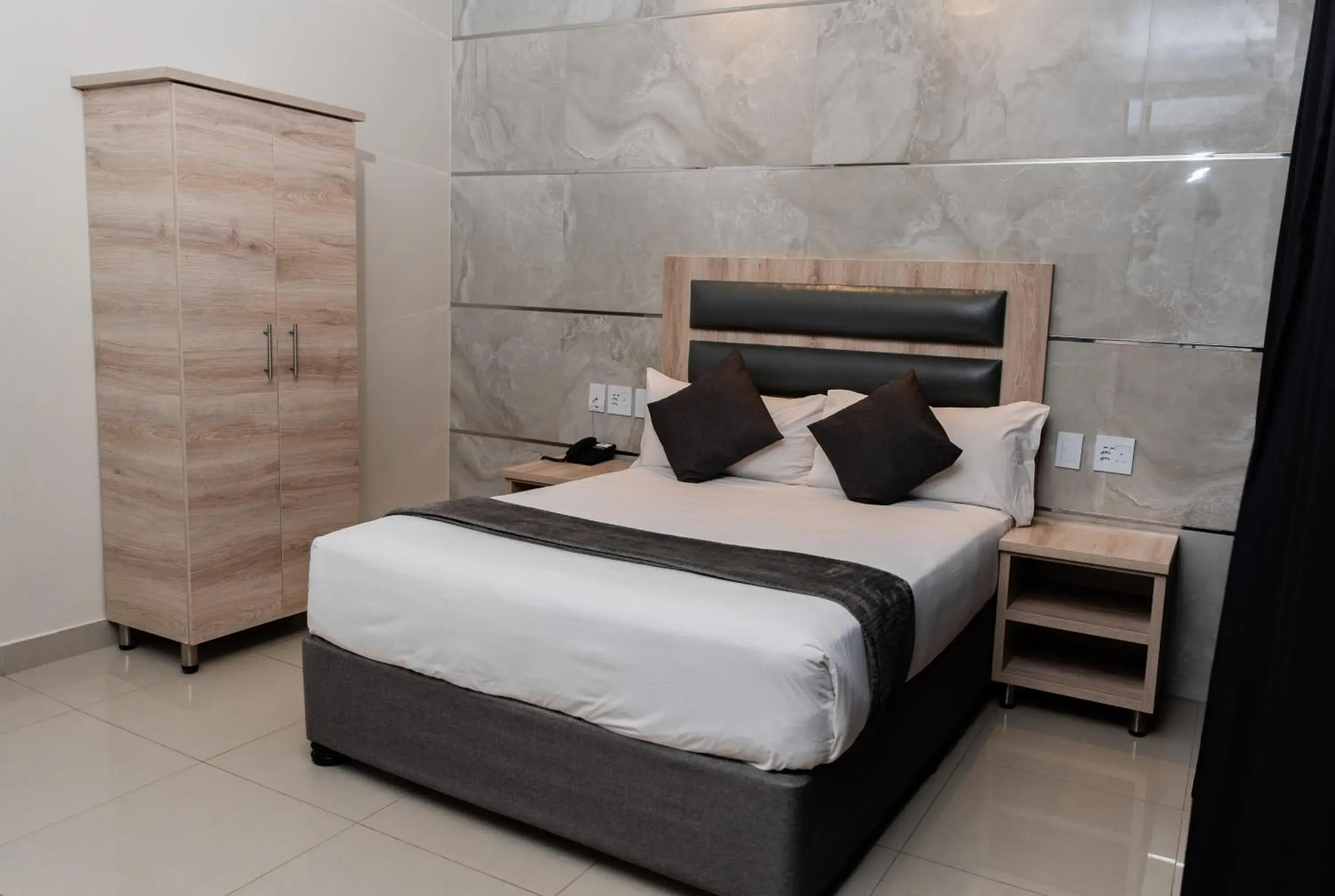 Bedroom, Bed in Bayside Hotel 116 West Street Bedroom, Bed in Bayside Hotel 116 West Street