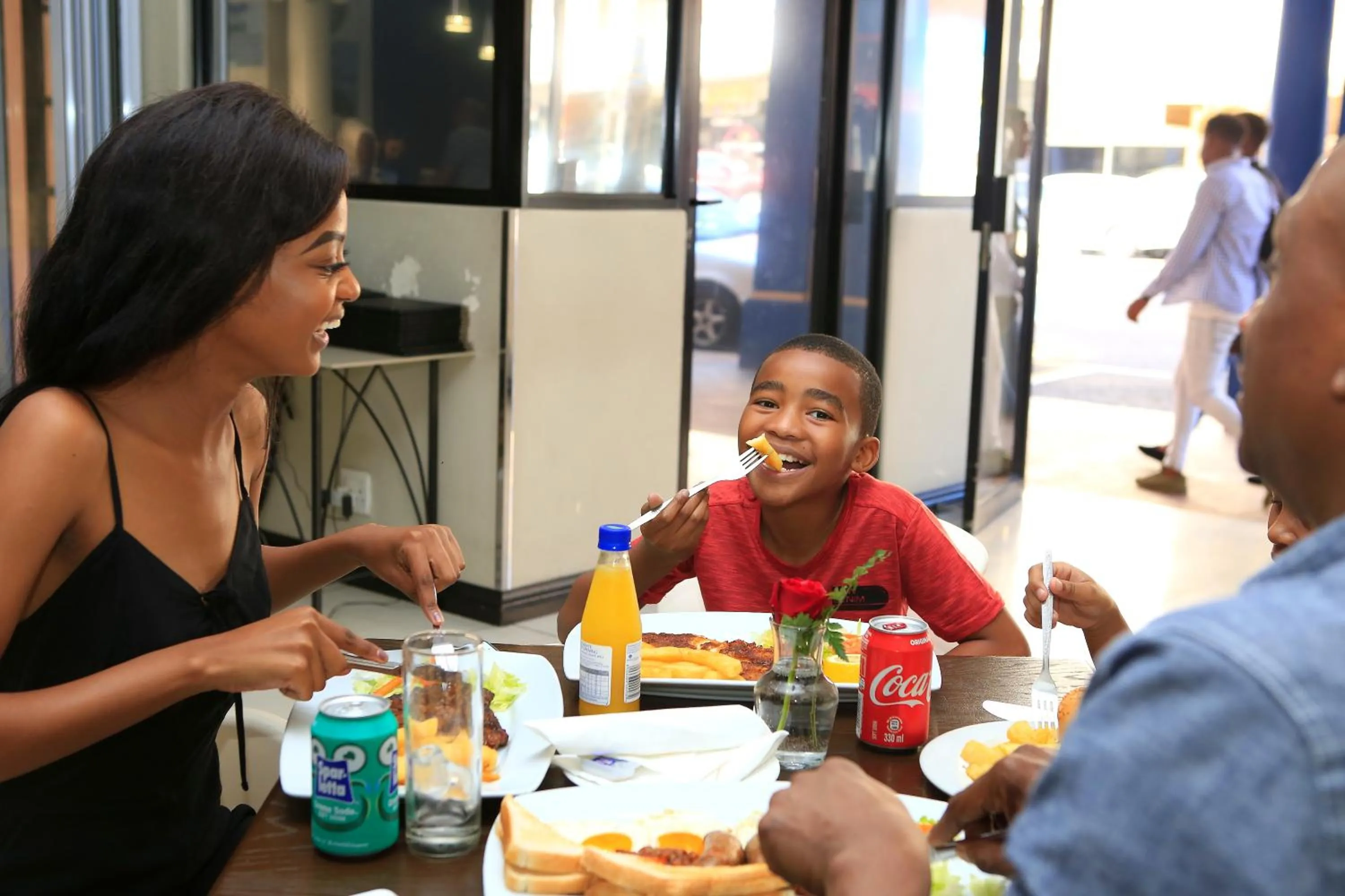 Restaurant/places to eat in Bayside Hotel 116 West Street