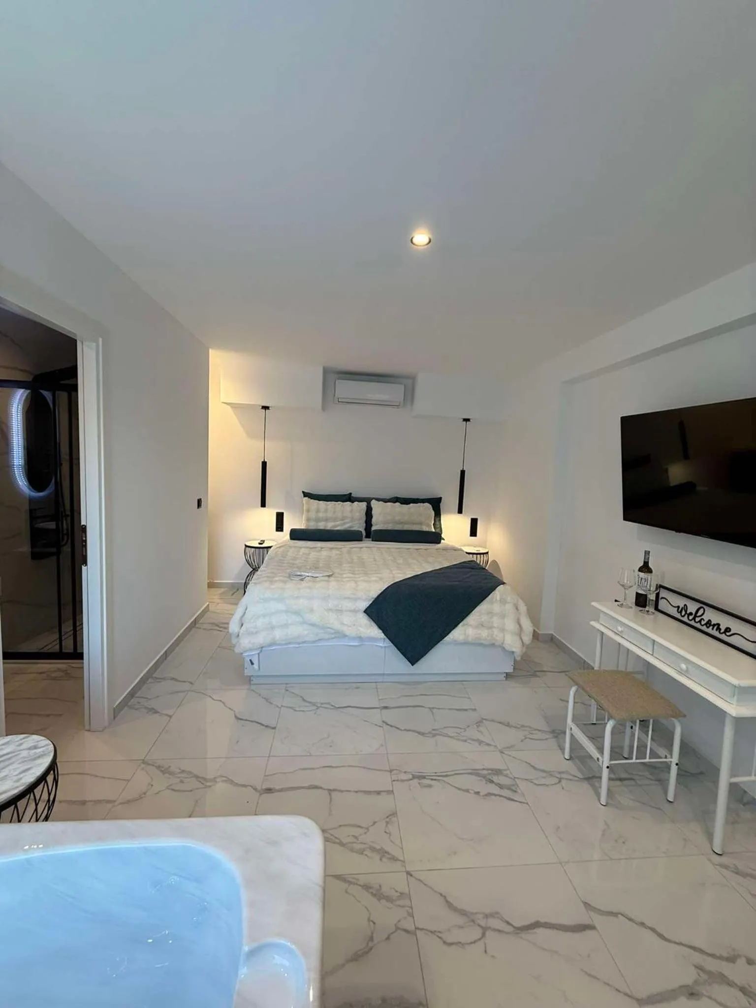 Bed in Panorama Hotel - Restaurant