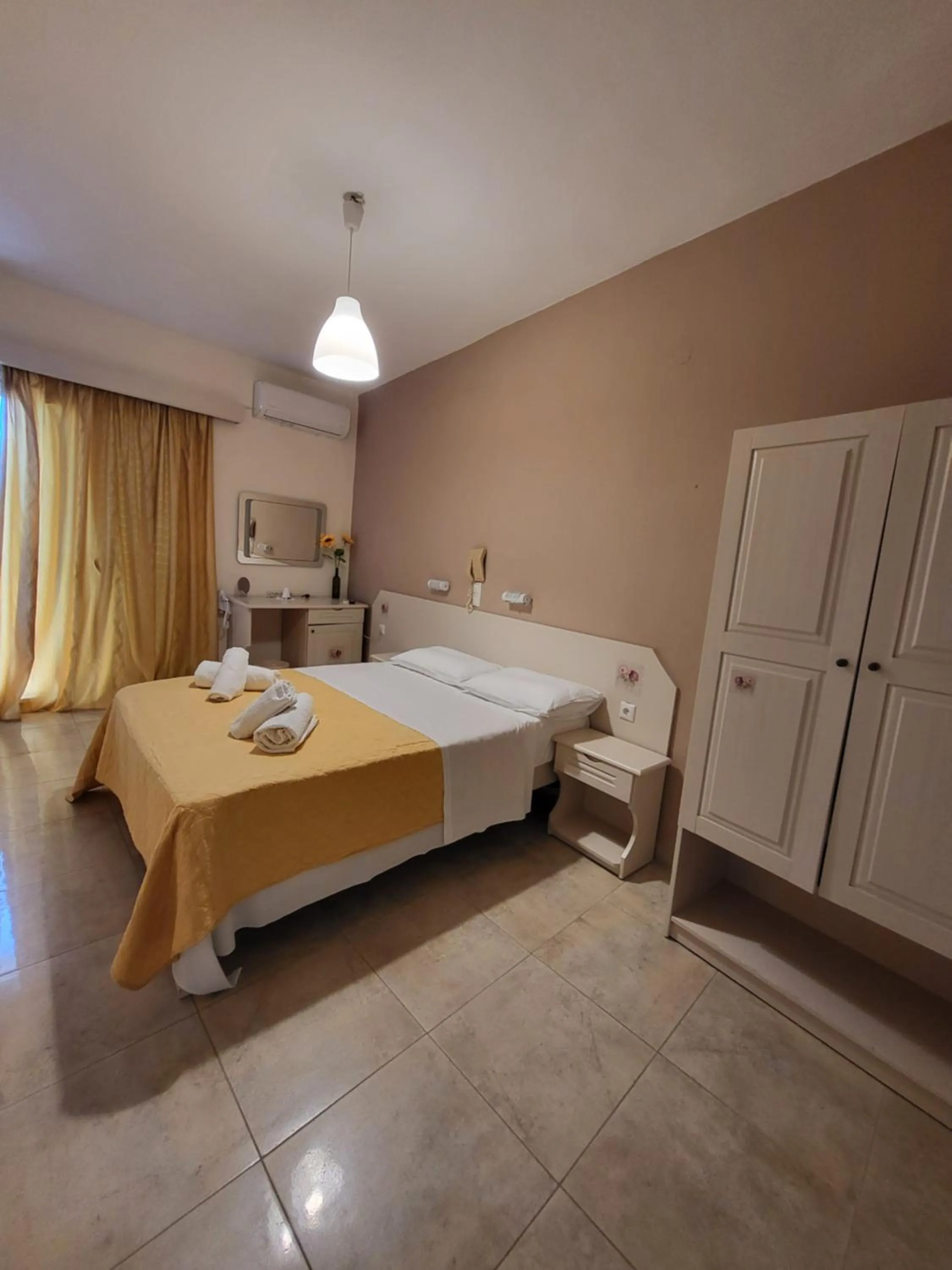 Bed in Panorama Hotel - Restaurant