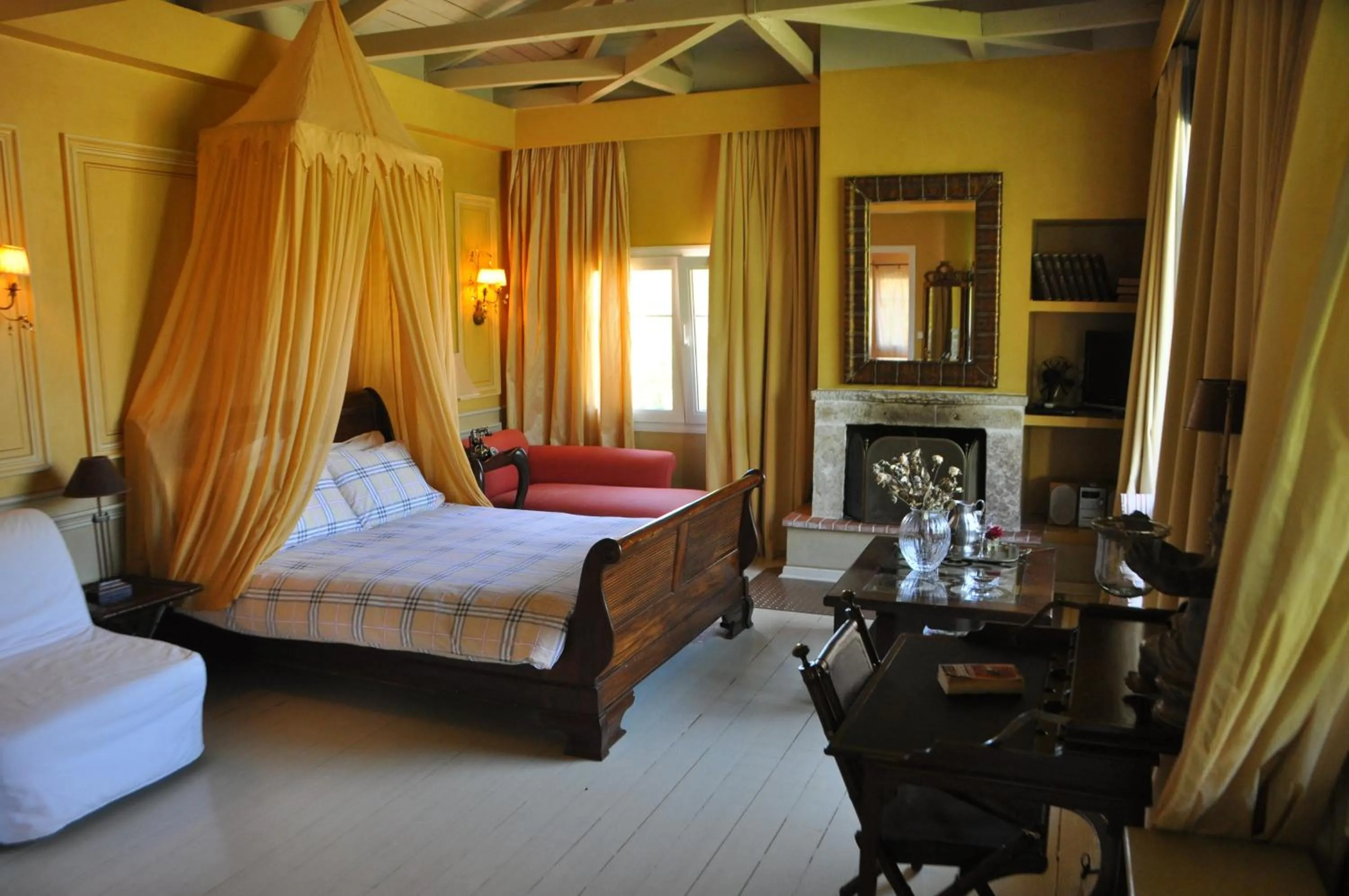 Bed in Anerada inn Suites & Spa - Pet Friendly