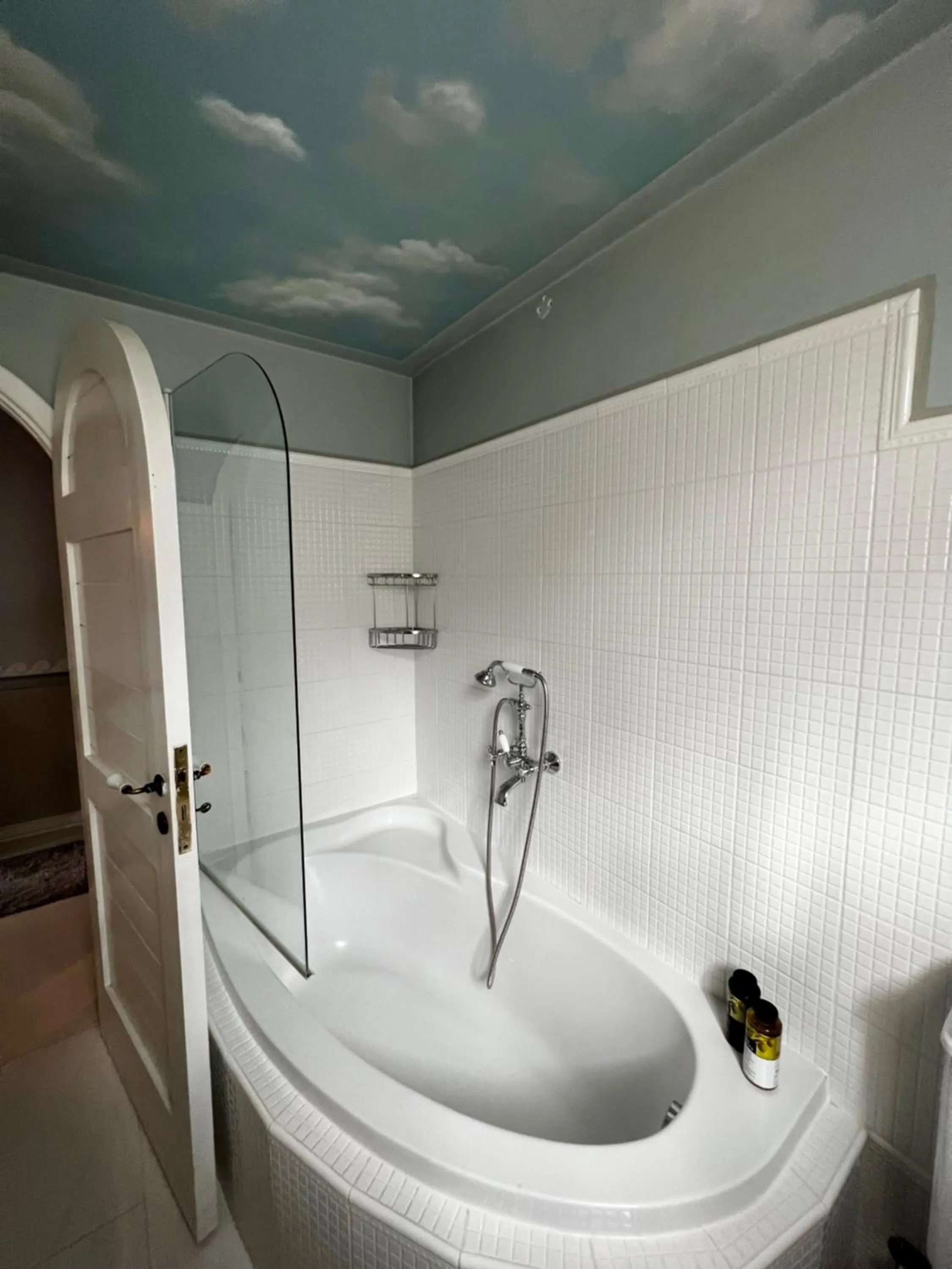 Bathroom in Anerada inn Suites & Spa - Pet Friendly