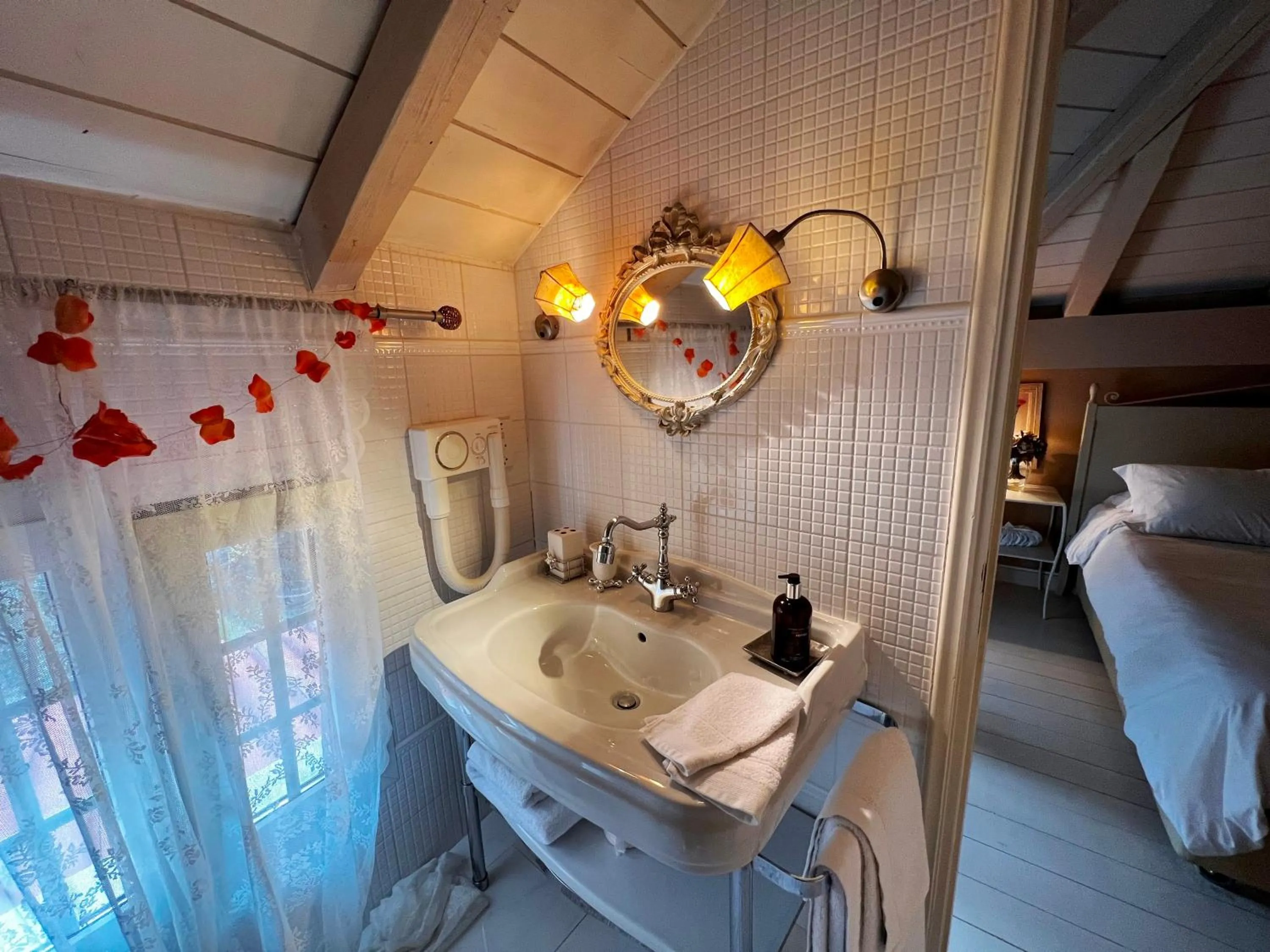 Bed in Anerada inn Suites & Spa - Pet Friendly