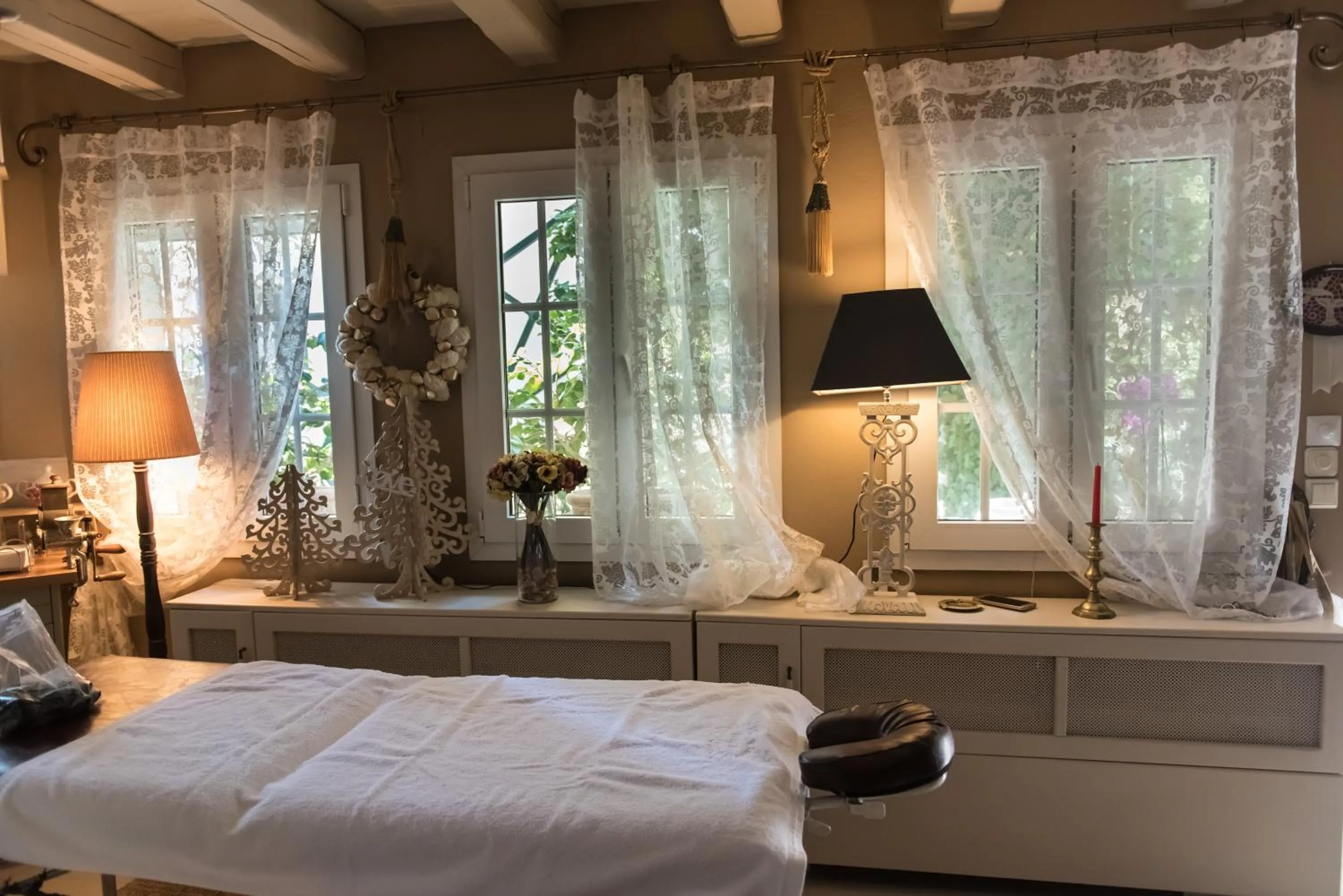 Bed in Anerada inn Suites & Spa - Pet Friendly