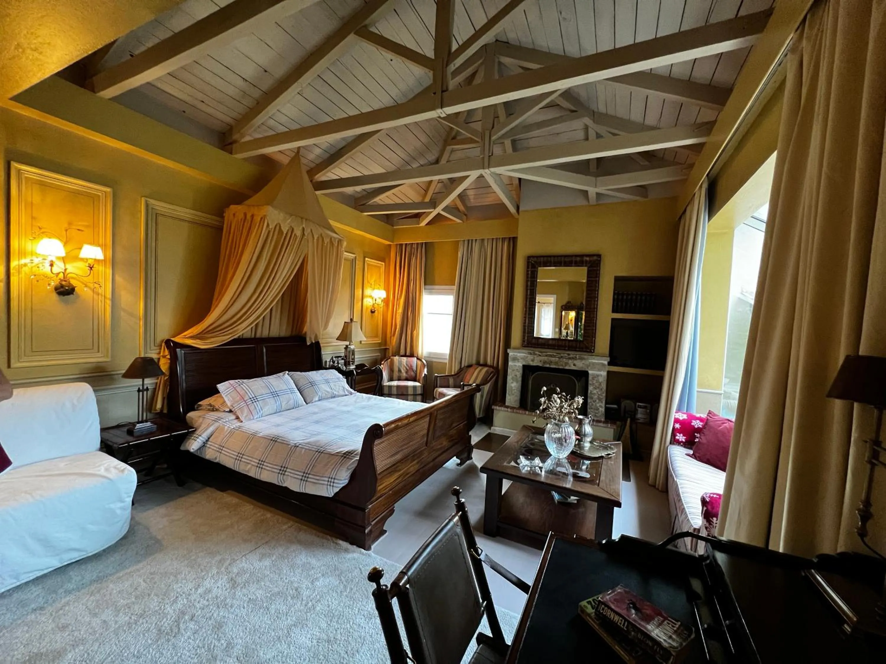 Bed in Anerada inn Suites & Spa - Pet Friendly