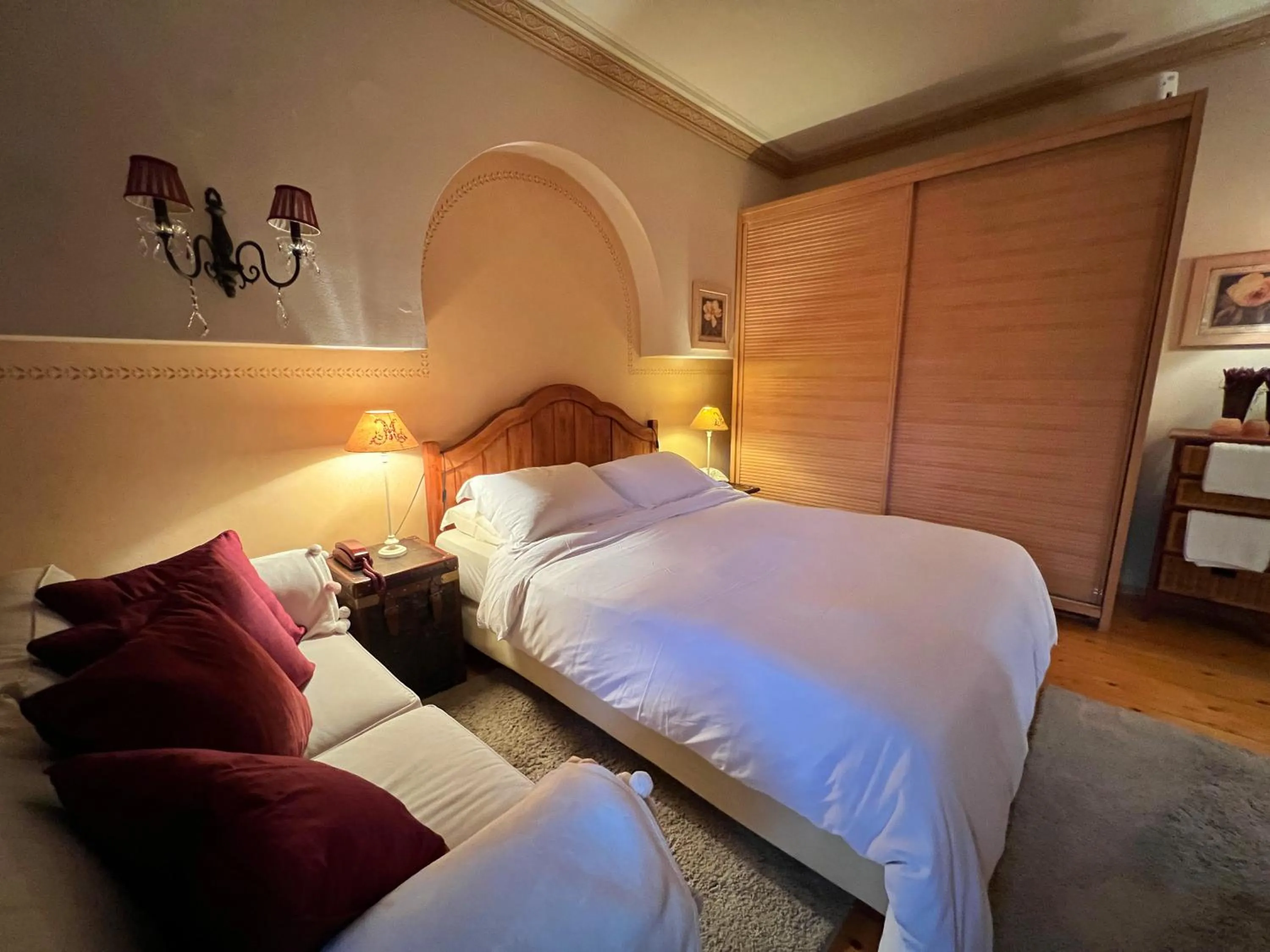 Bed in Anerada inn Suites & Spa - Pet Friendly